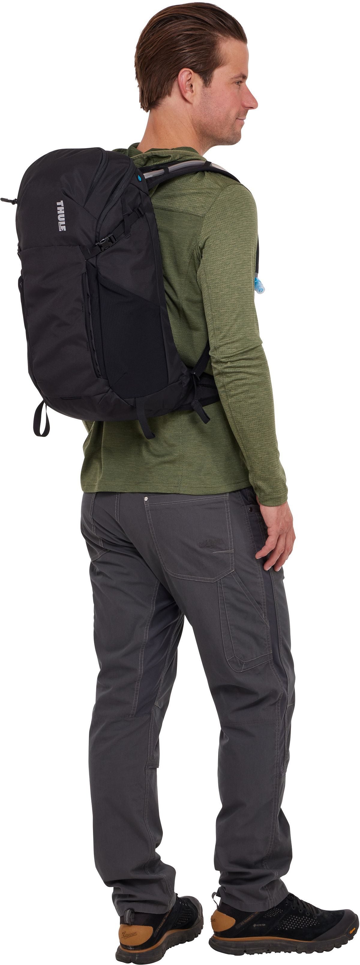 Thule AllTrail Hydration 22L Black Wanderrucksack – Silhouettenansicht