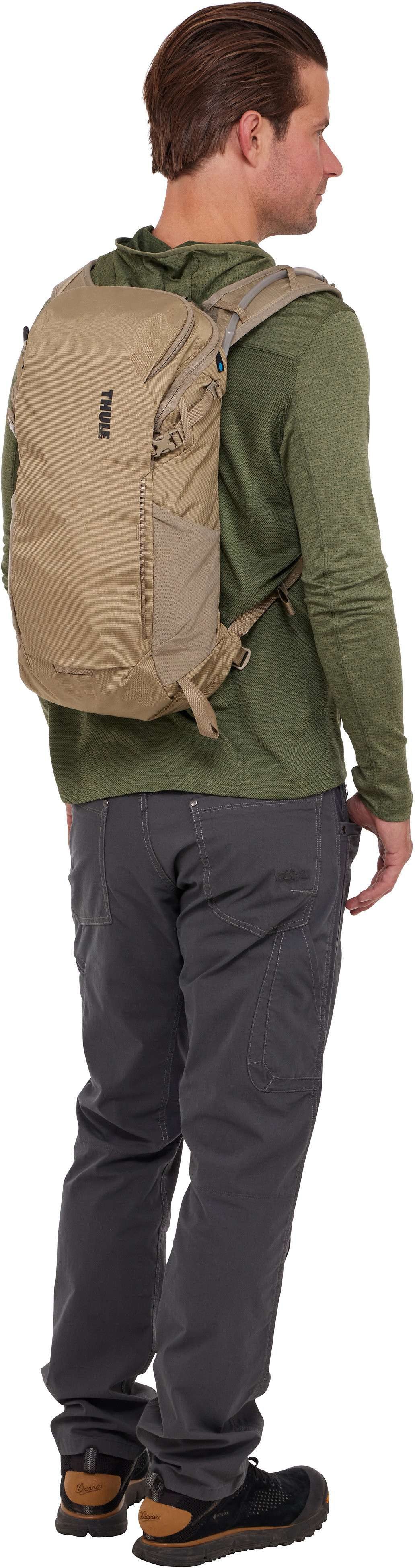Thule AllTrail Hydration 16L Faded Khaki Wanderrucksack – Silhouettenansicht