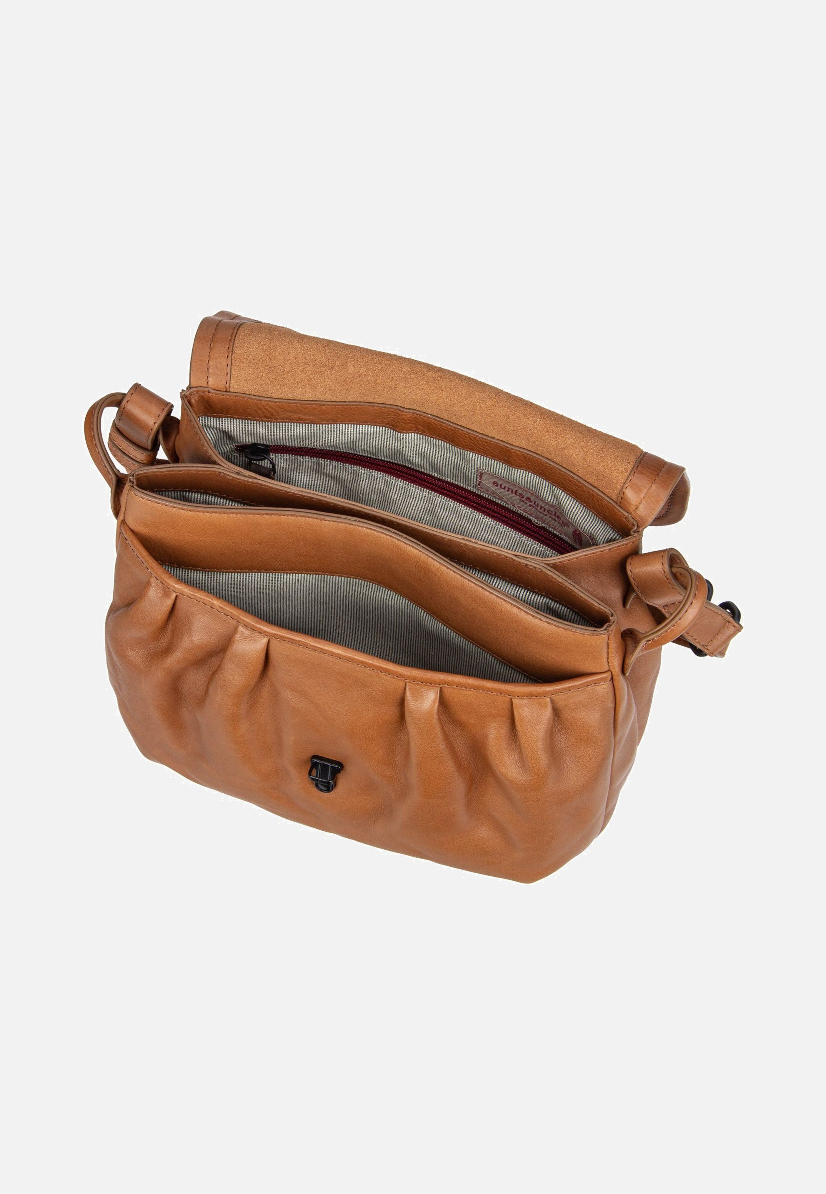 aunts & uncles Mrs. Pineapple Pie Caramel Saddle Bag