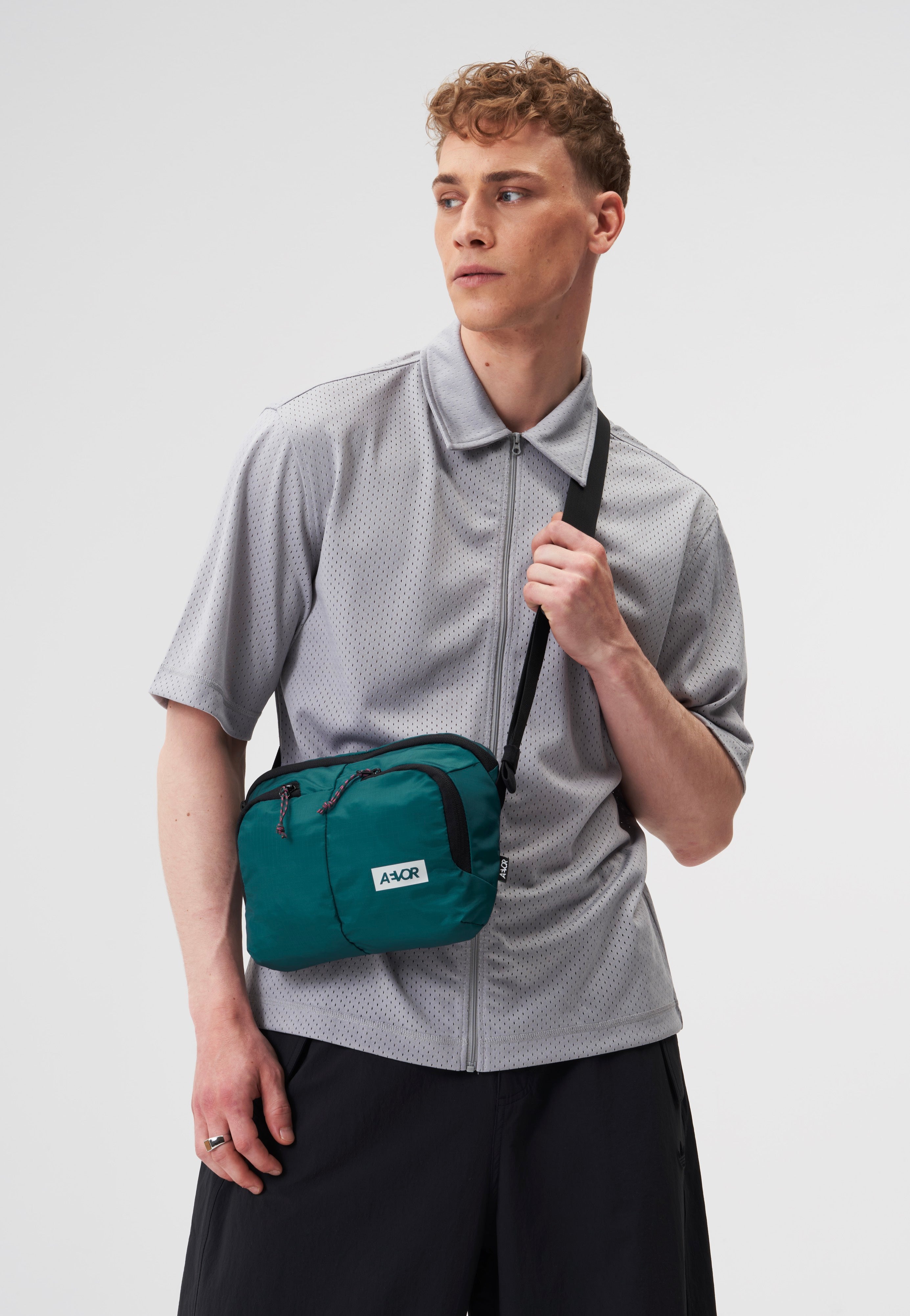 AEVOR Sacoche Bag Ripstop Evergreen Umhängetasche