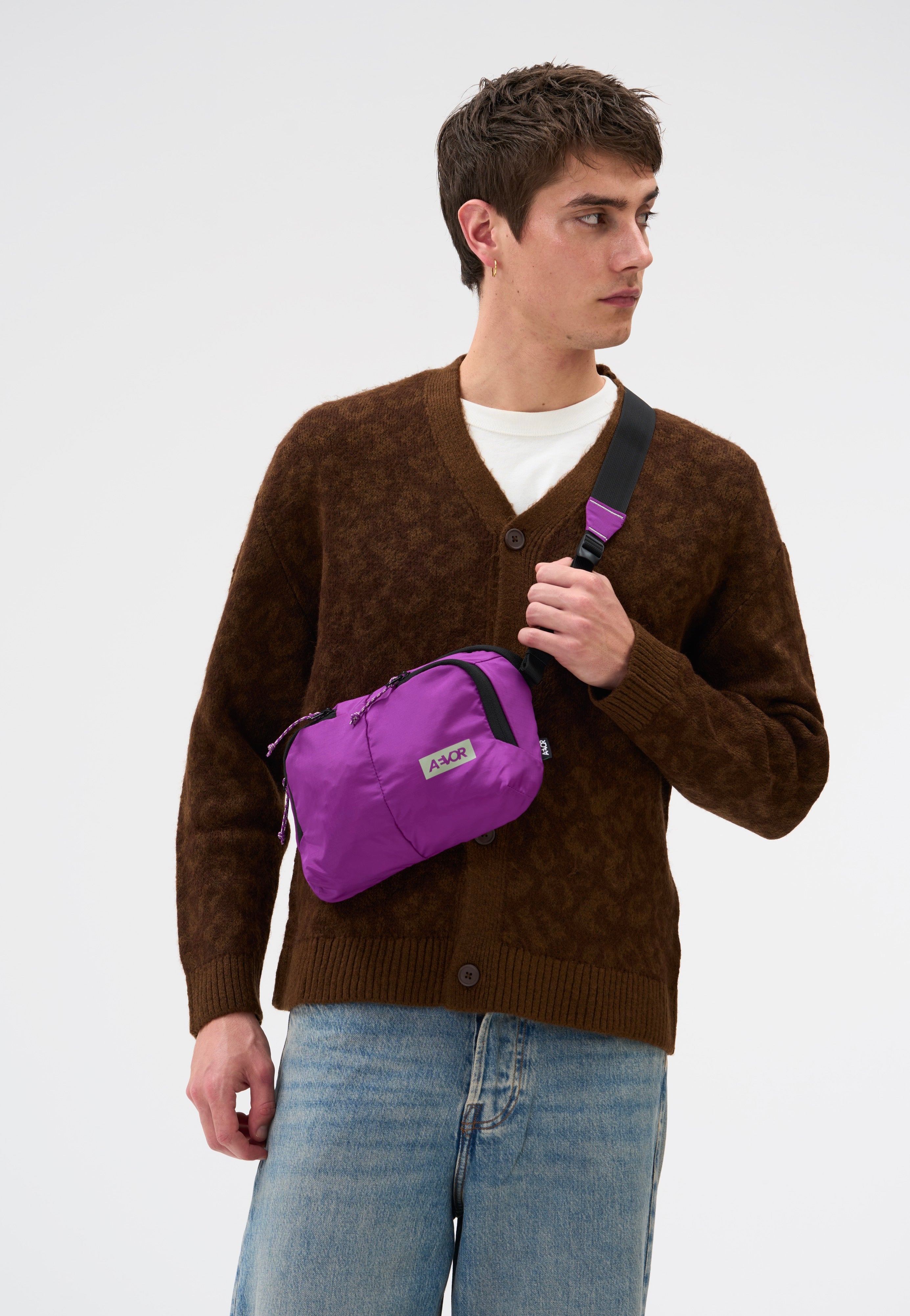 AEVOR Sacoche Bag Ripstop Electric Fuchsia Umhängetasche