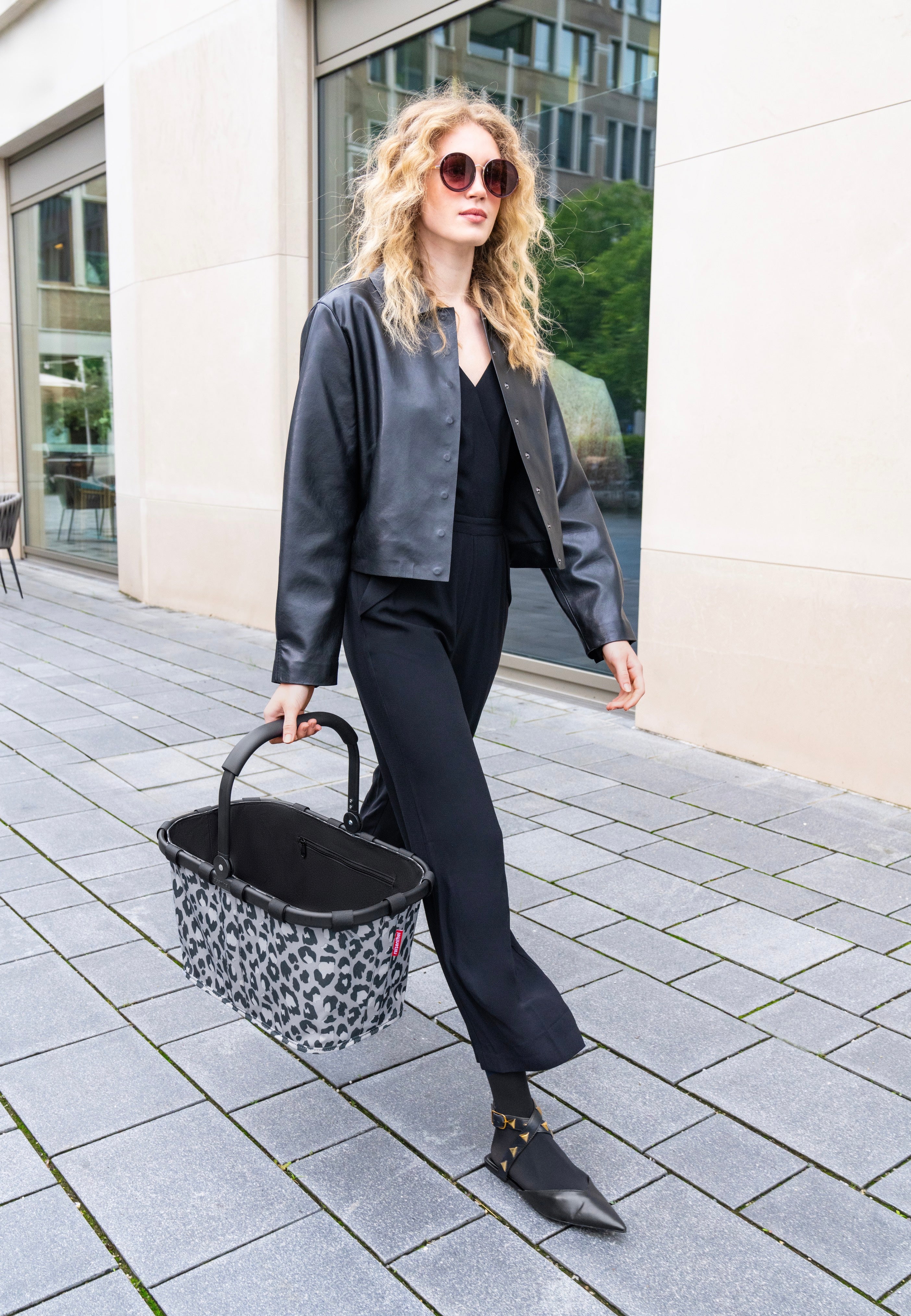 reisenthel Carrybag Frame Leo Nero Shopping Basket