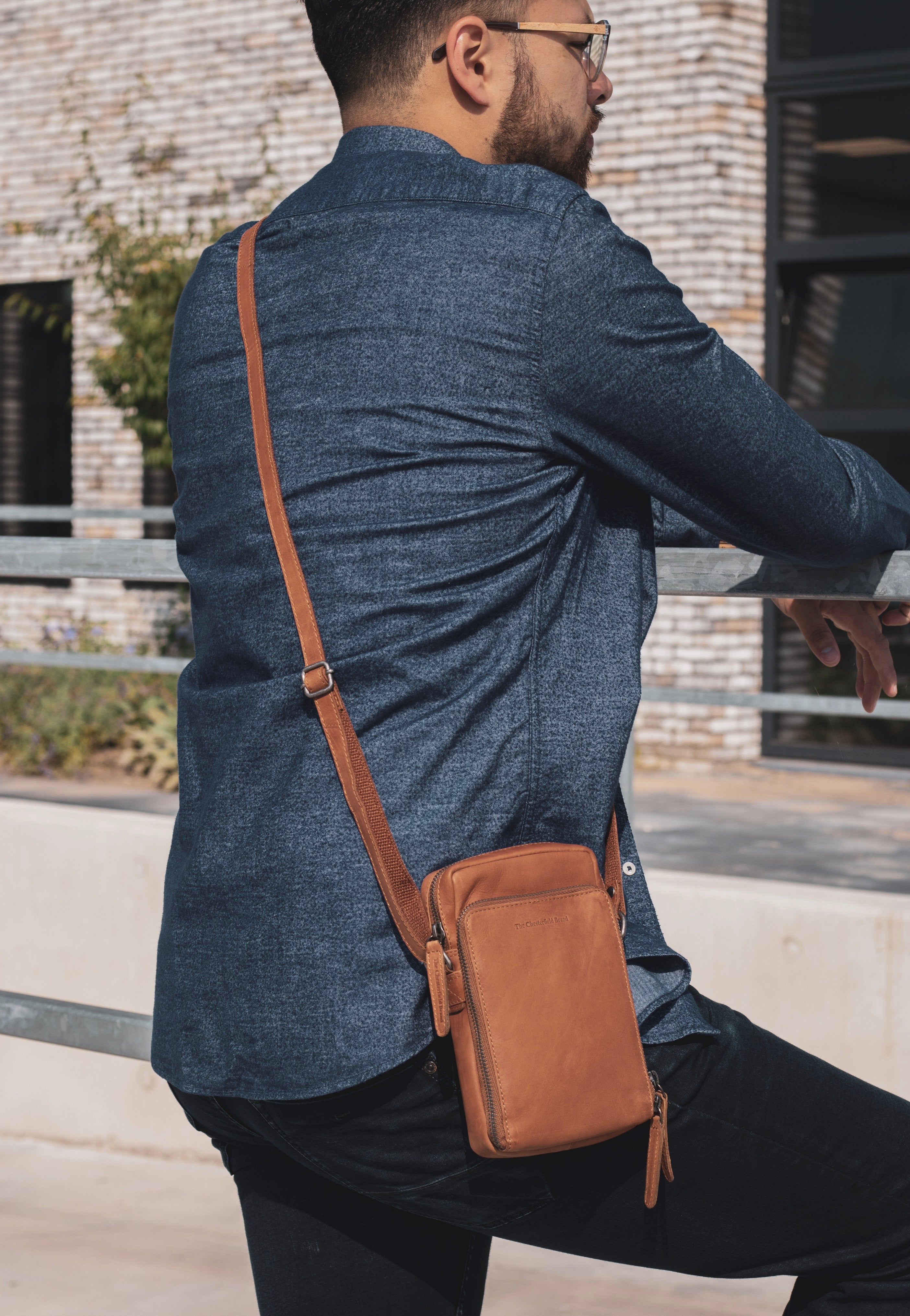 The Chesterfield Brand Hamilton 1163 Cognac Phone Pouch