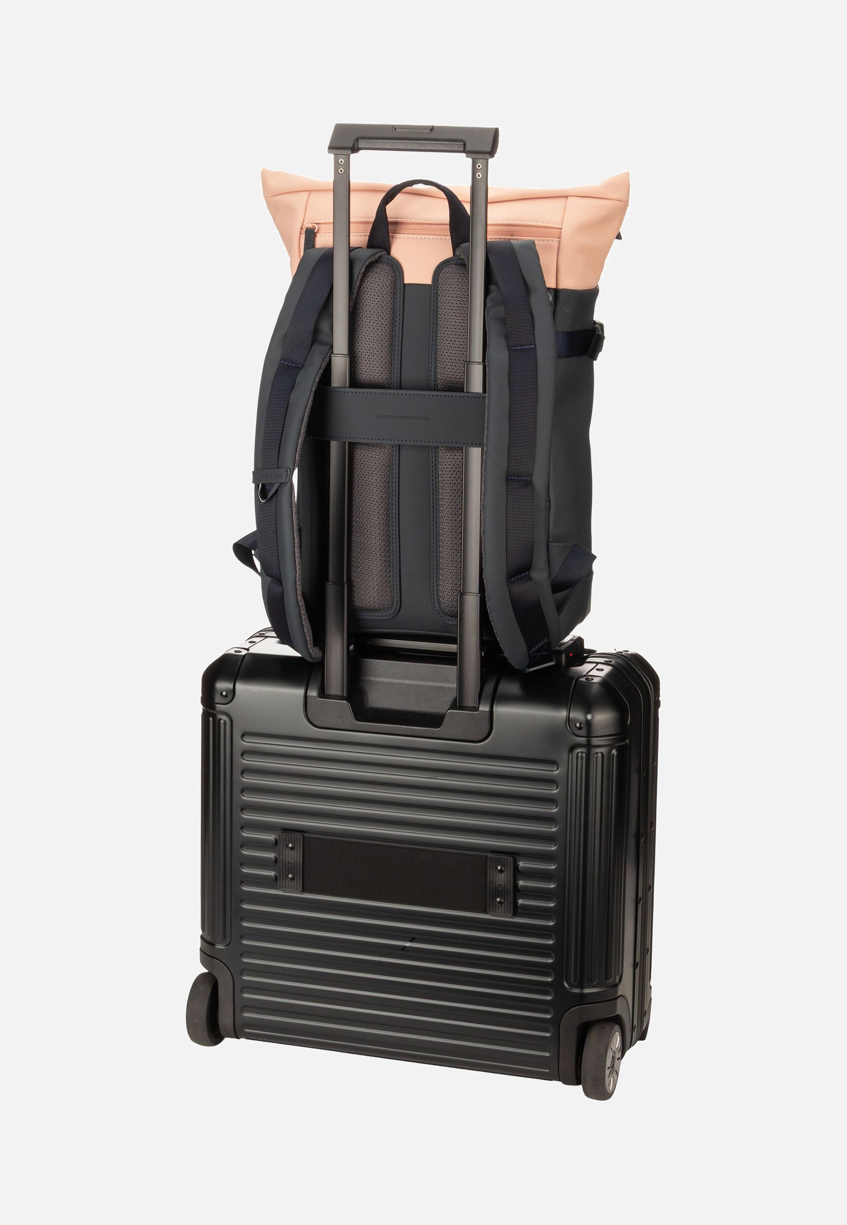 Kapten & Son Helsinki Navy Blush Rucksack