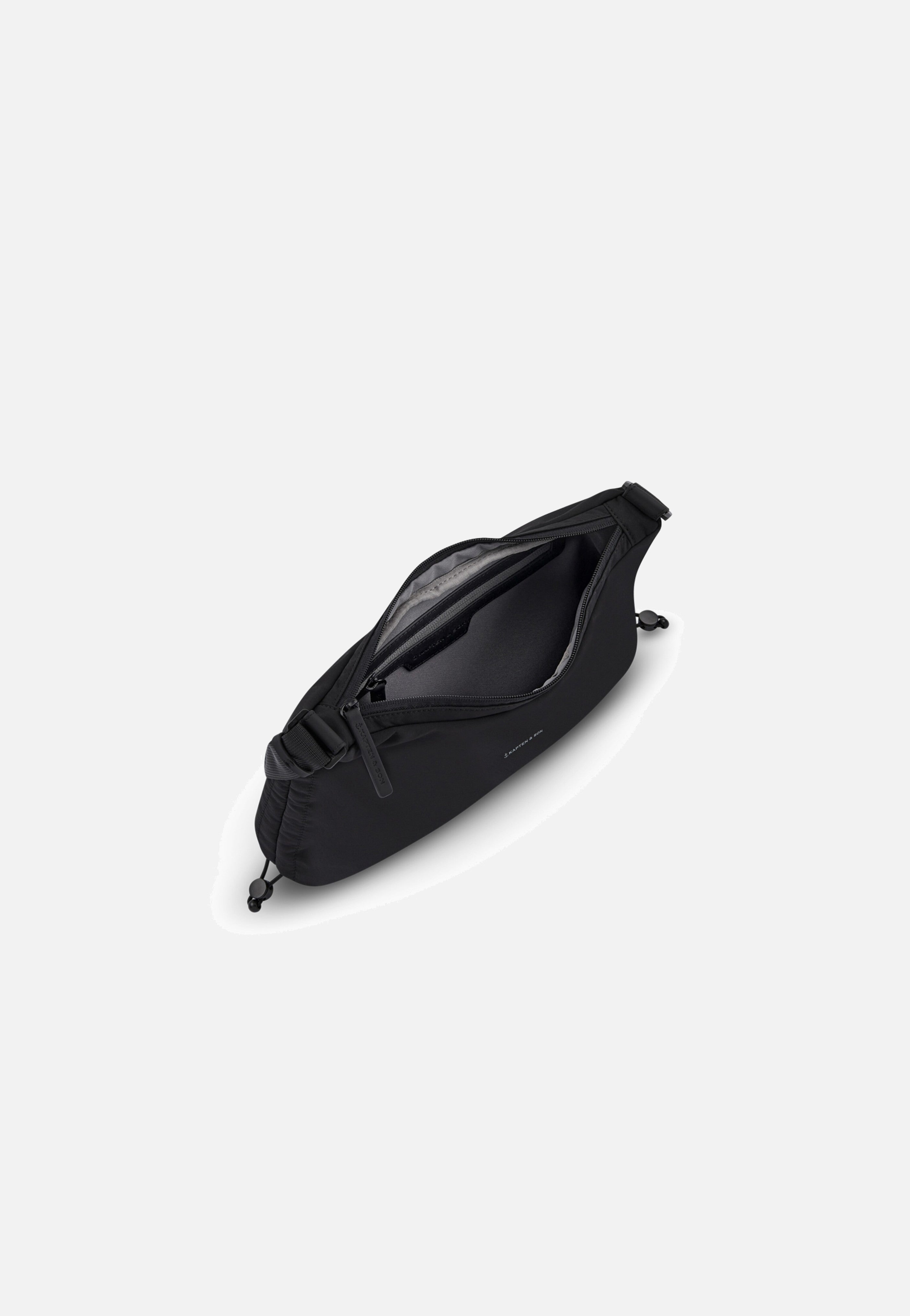 Kapten & Son Skara Small All Black Beuteltasche