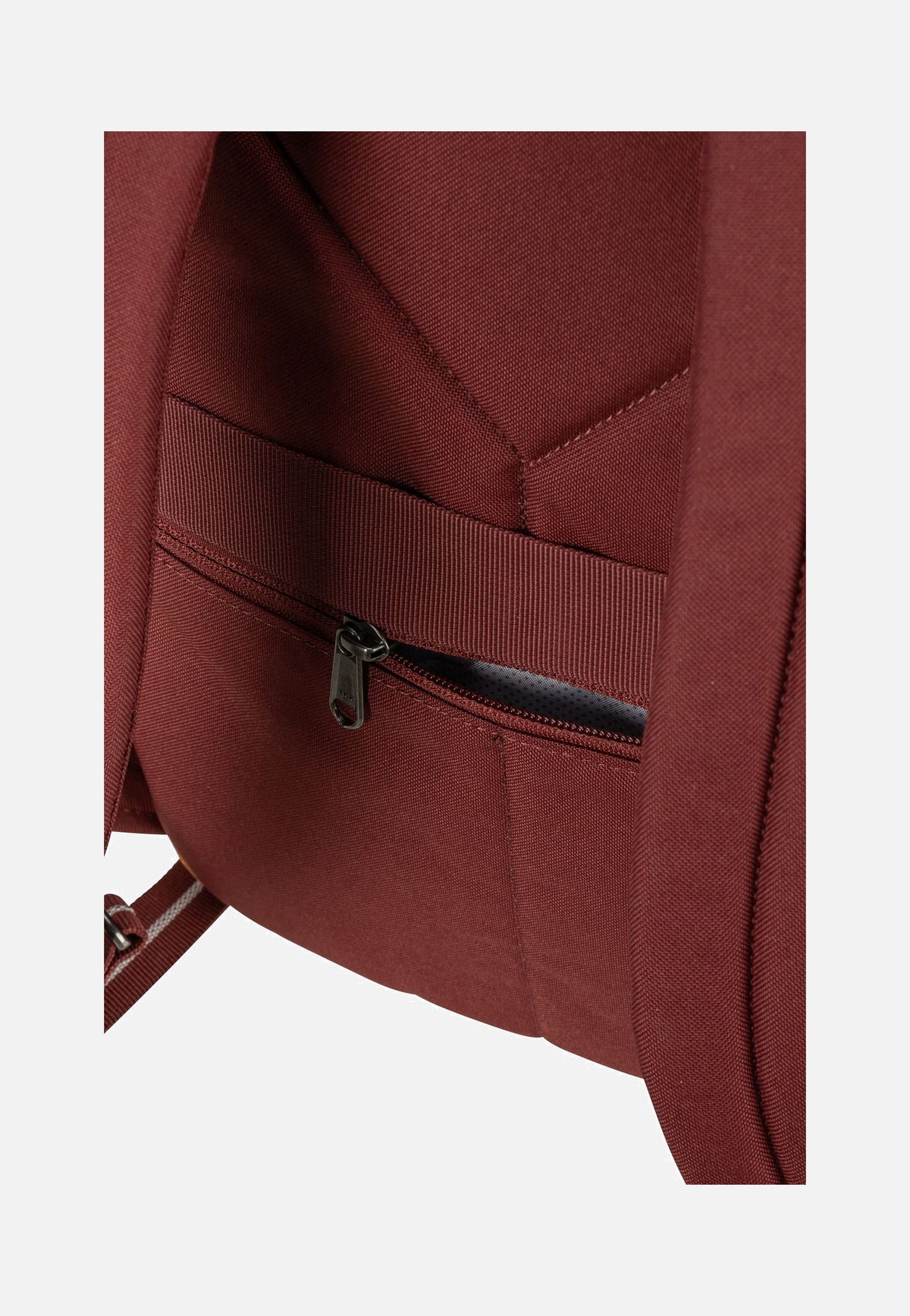Pacsafe GO 15L Garnet Red Rucksack