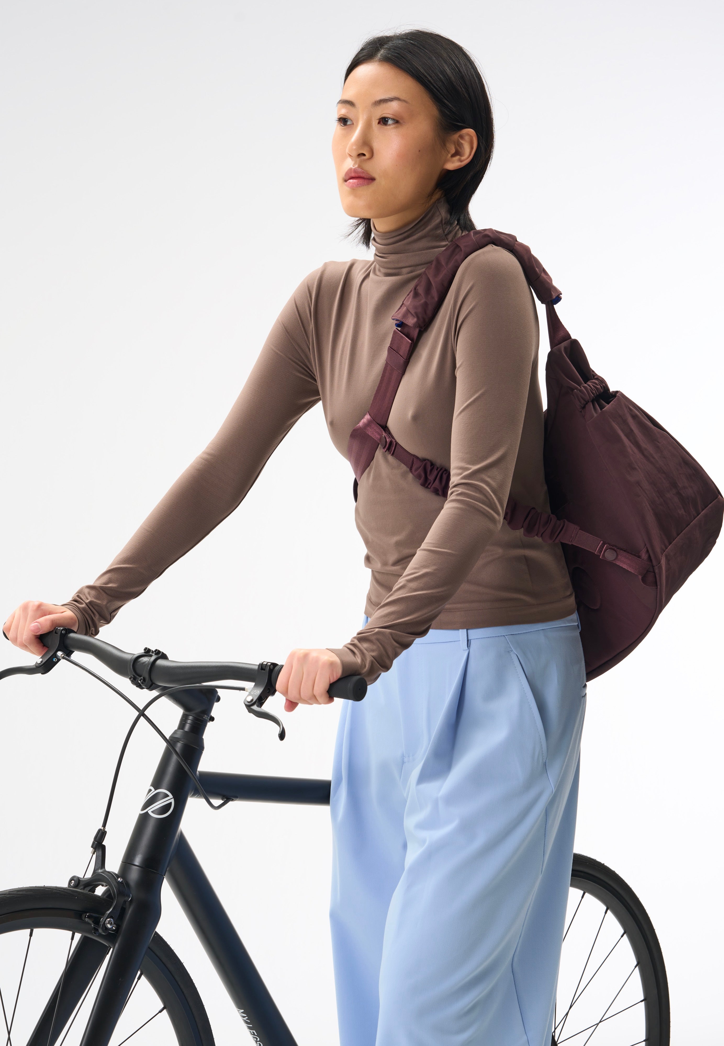 pinqponq Krumm Large Crinkle Mahagoni Hobo Bag