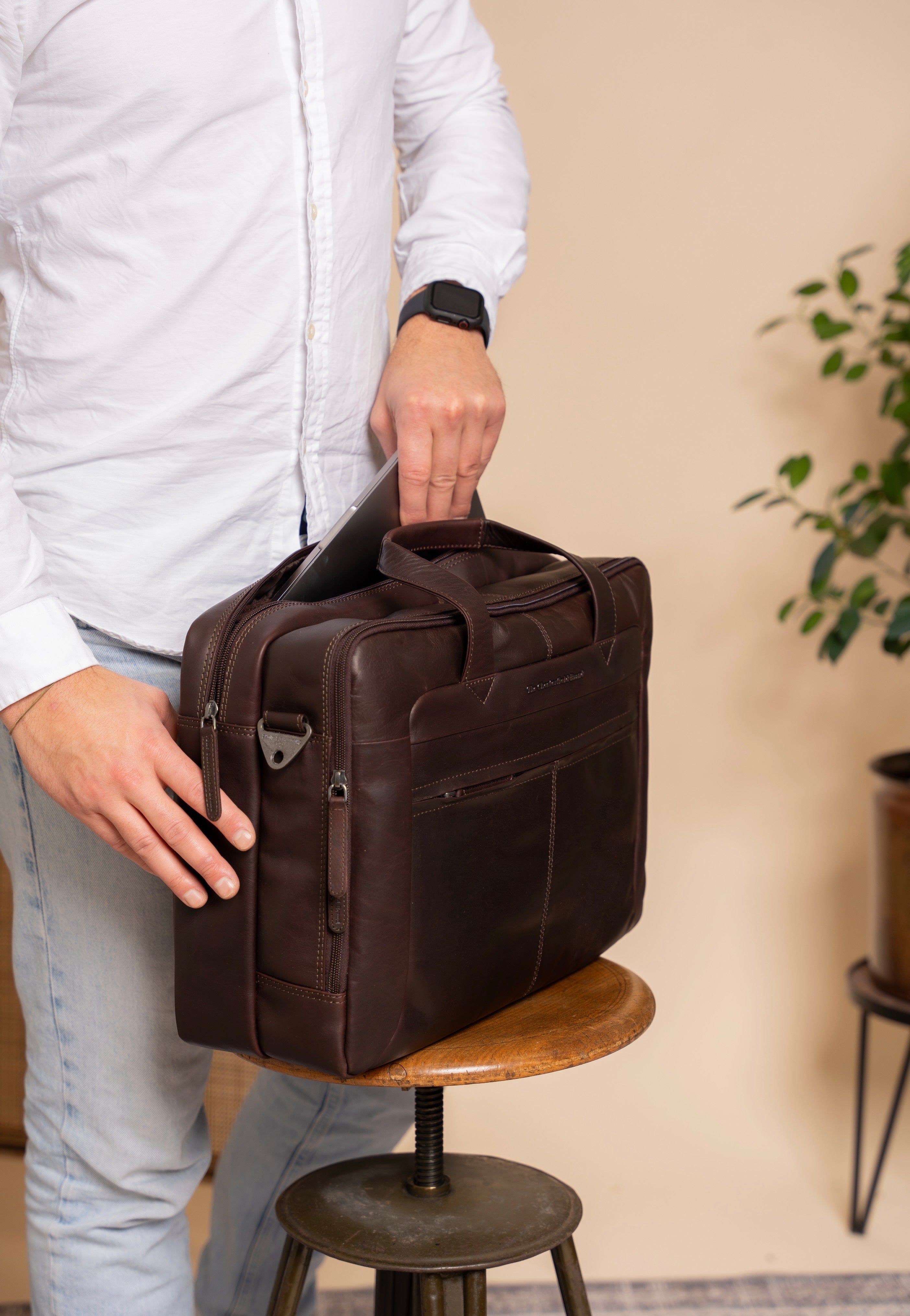 The Chesterfield Brand Ryan 1015 Brown Briefcase