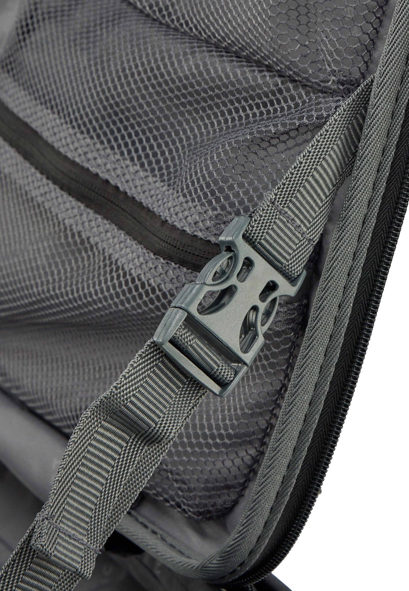 Stratic Novium ML Trolley L Black Suitcase