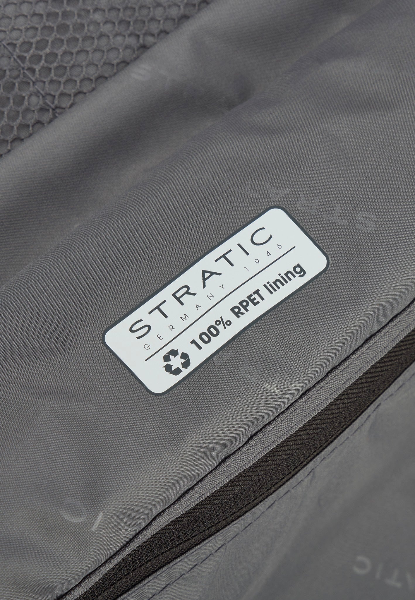 Stratic Novium ML Trolley L Black Suitcase