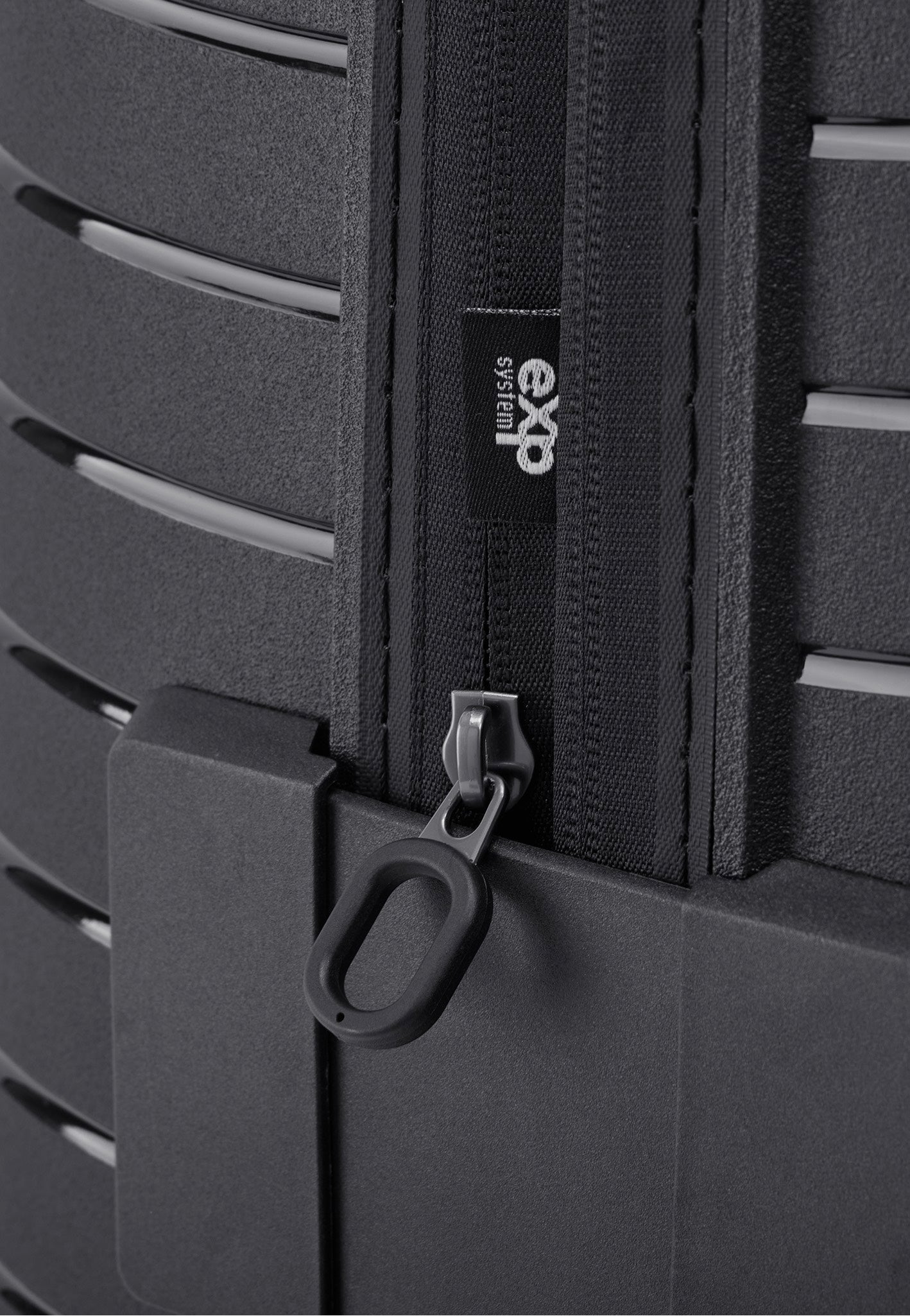 Stratic Novium ML Trolley S Black Suitcase
