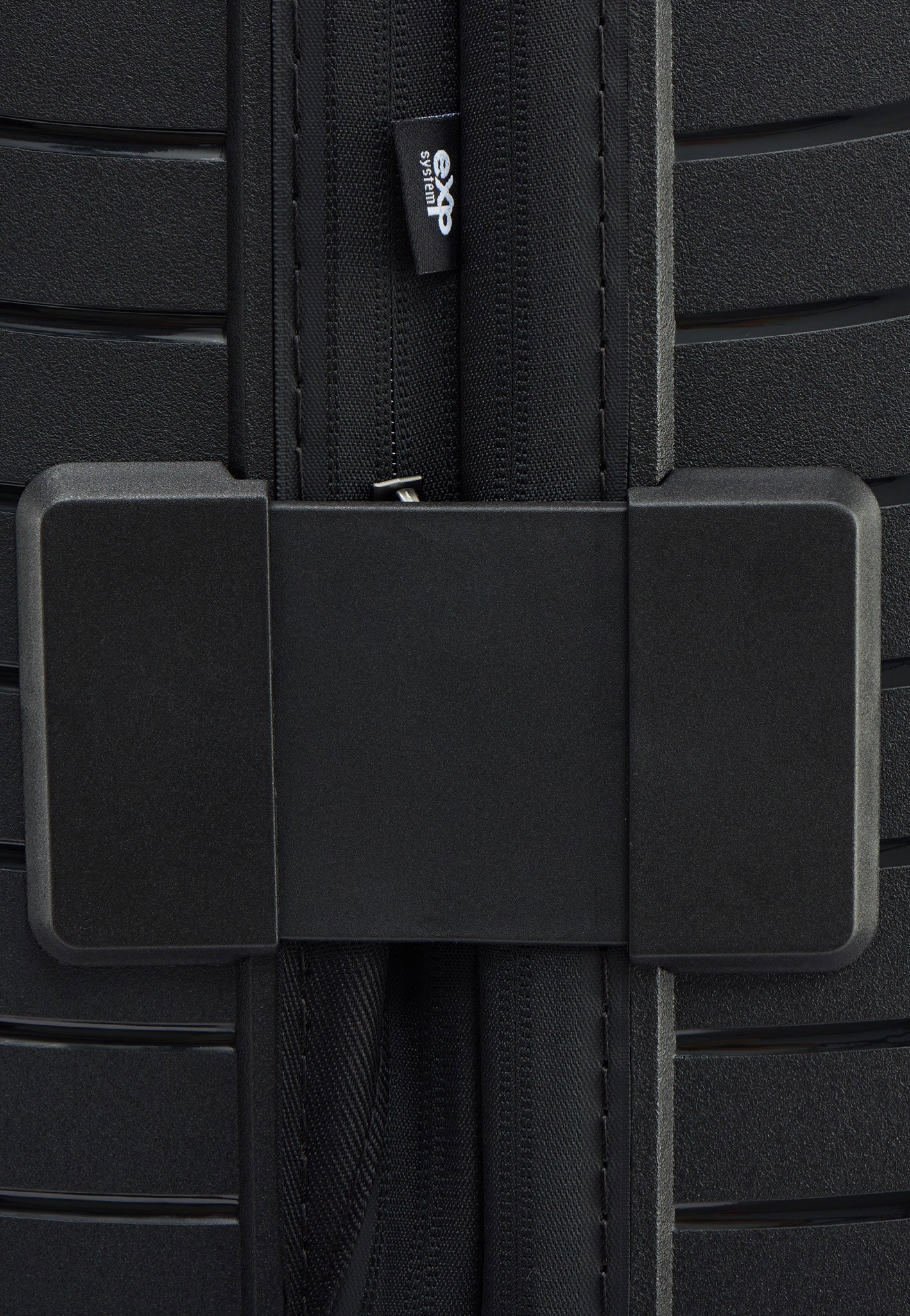 Stratic Novium ML Trolley L Black Suitcase