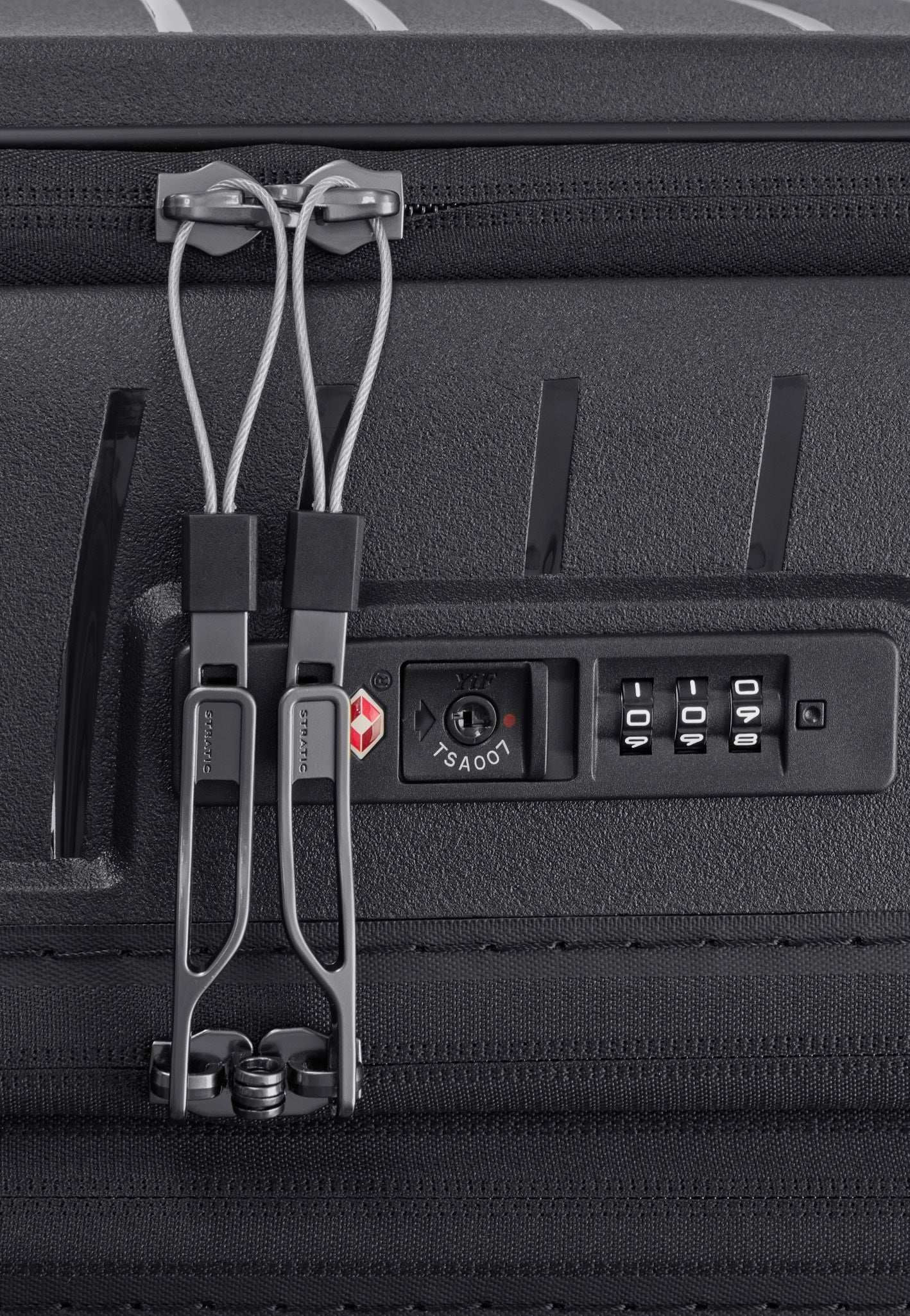 Stratic Novium ML Trolley L Black Suitcase