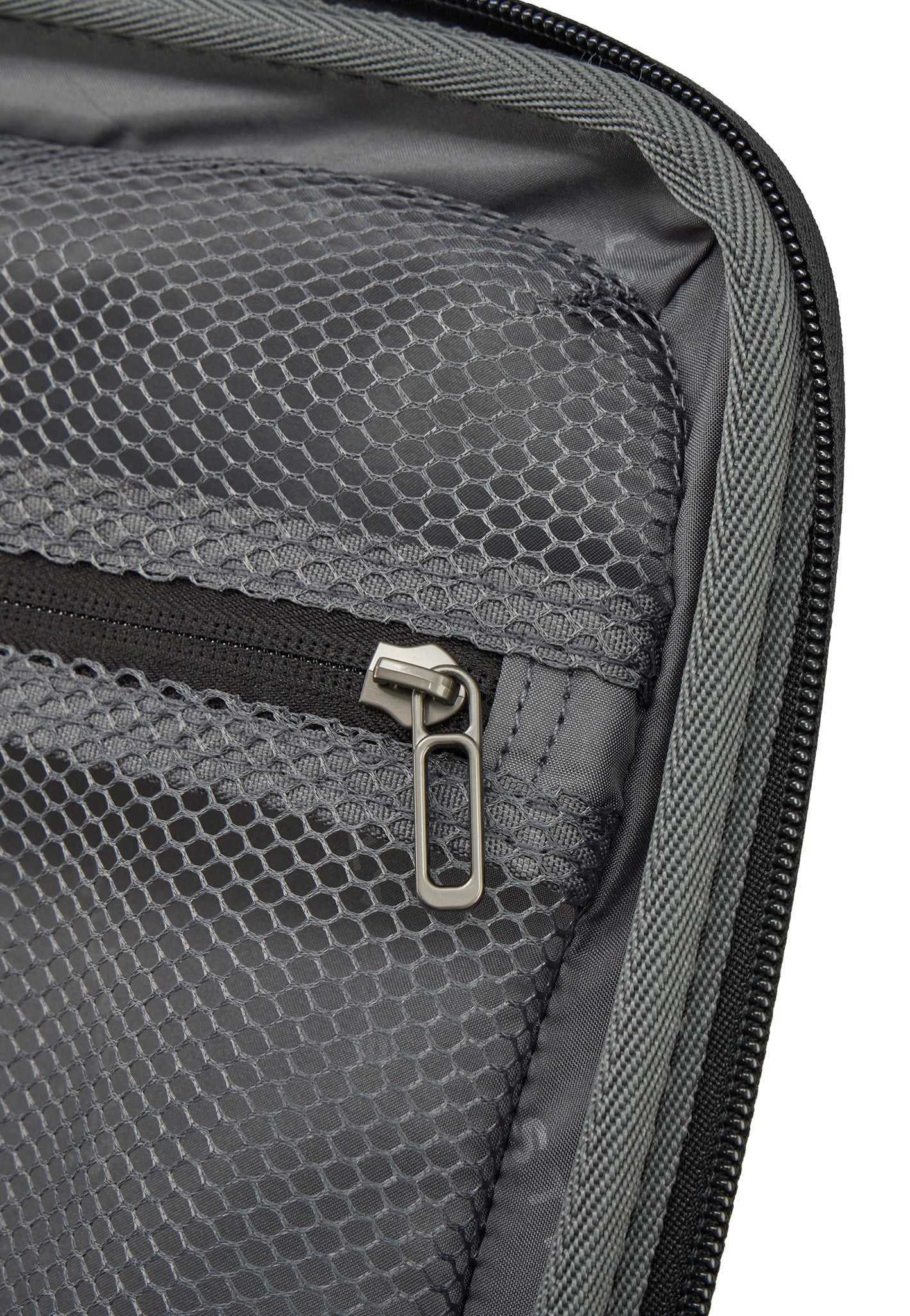Stratic Novium ML Trolley L Black Suitcase