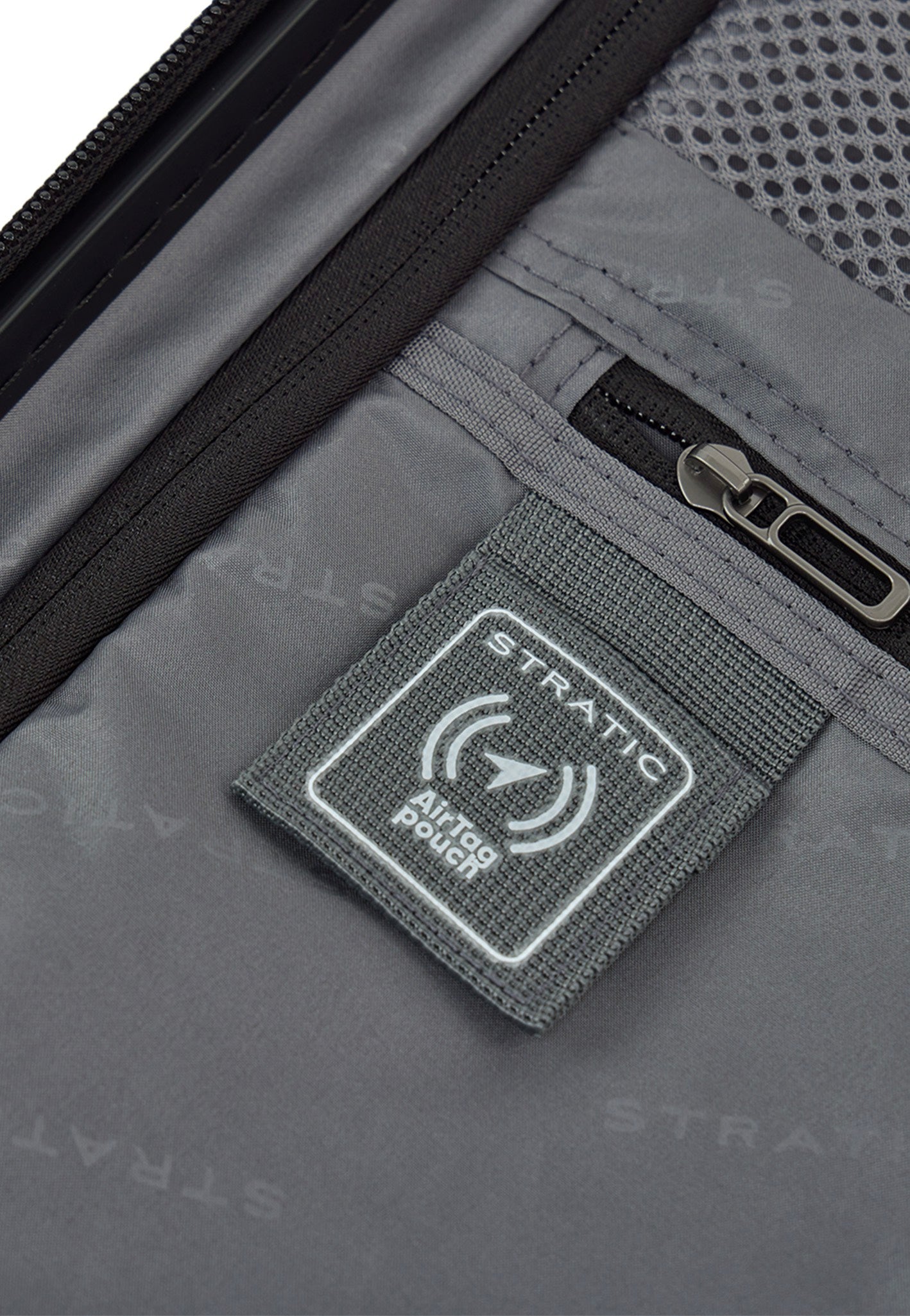 Stratic Phoenix ML Trolley L Black Suitcase