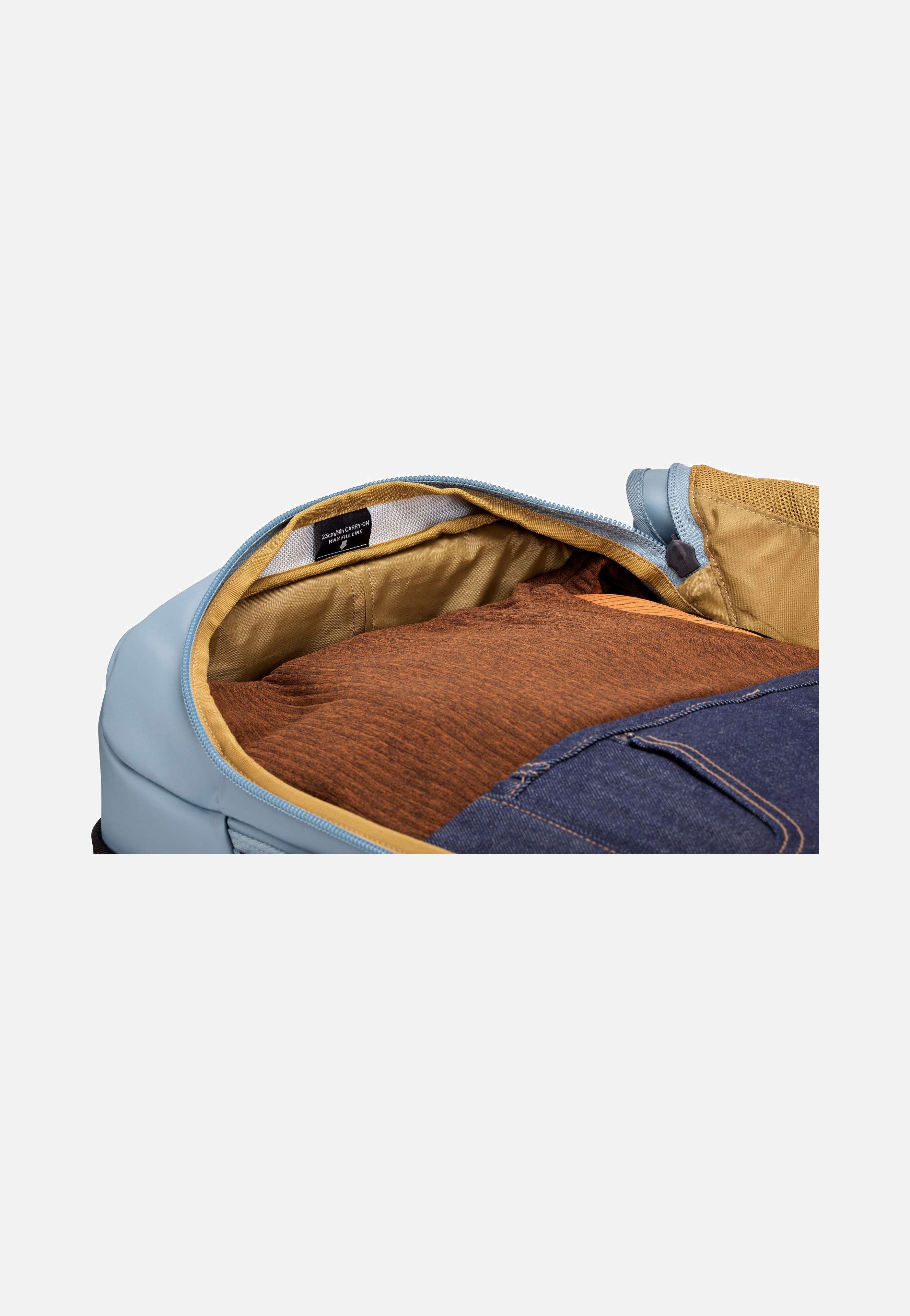Thule Chasm Wheeled Carry-On Duffel Pond Gray Koffer