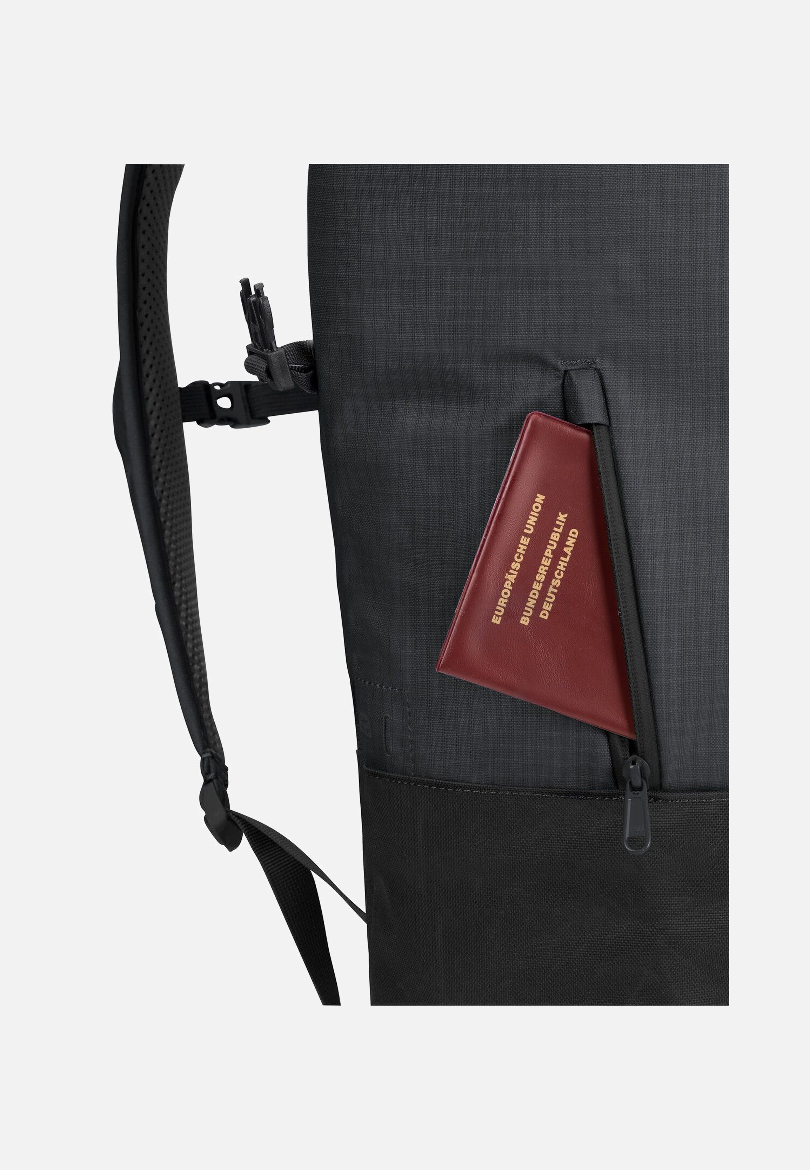 Vaude CityGo 18 Black Rolltop Rucksack