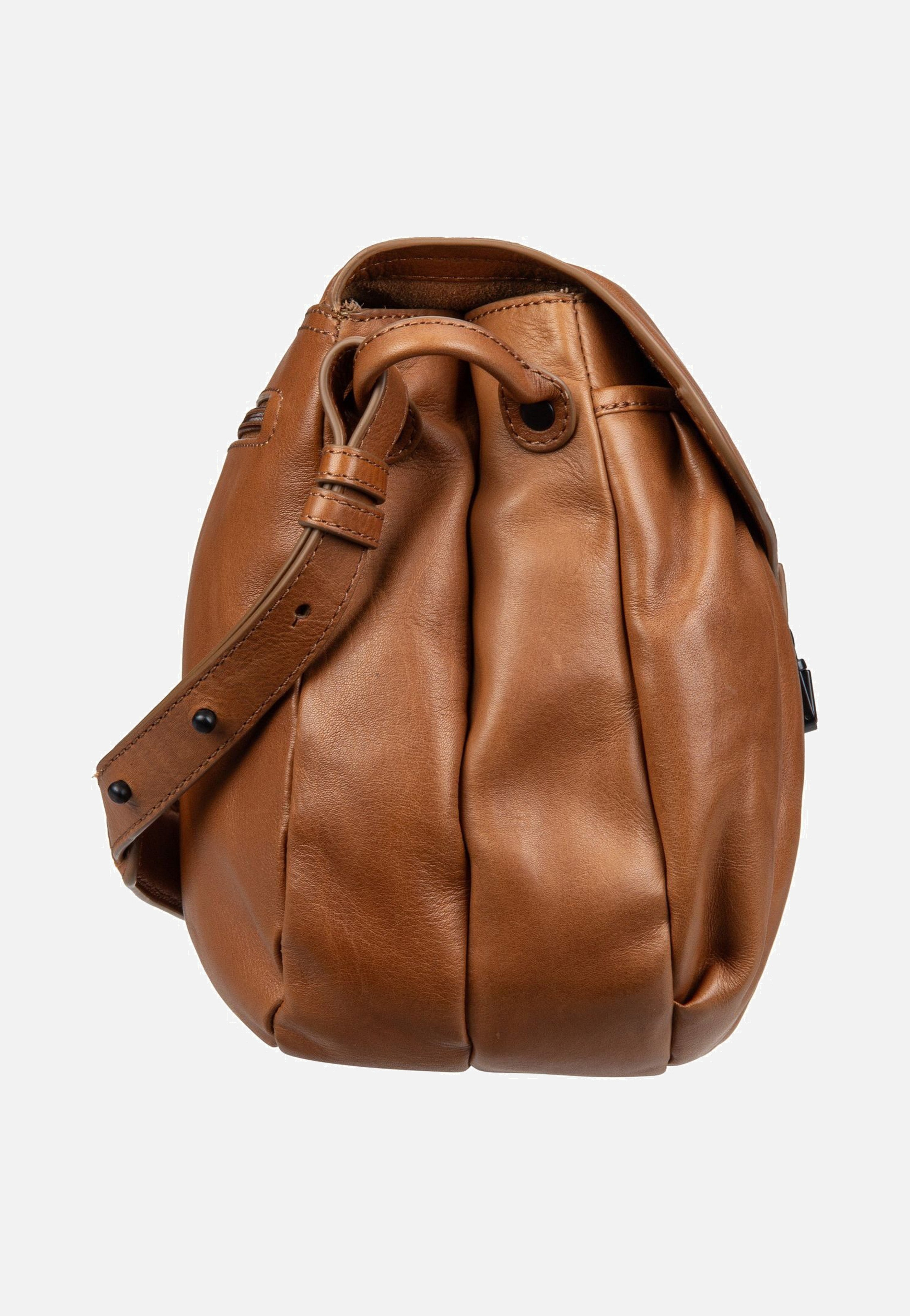 aunts & uncles Mrs. Pineapple Pie Caramel Saddle Bag