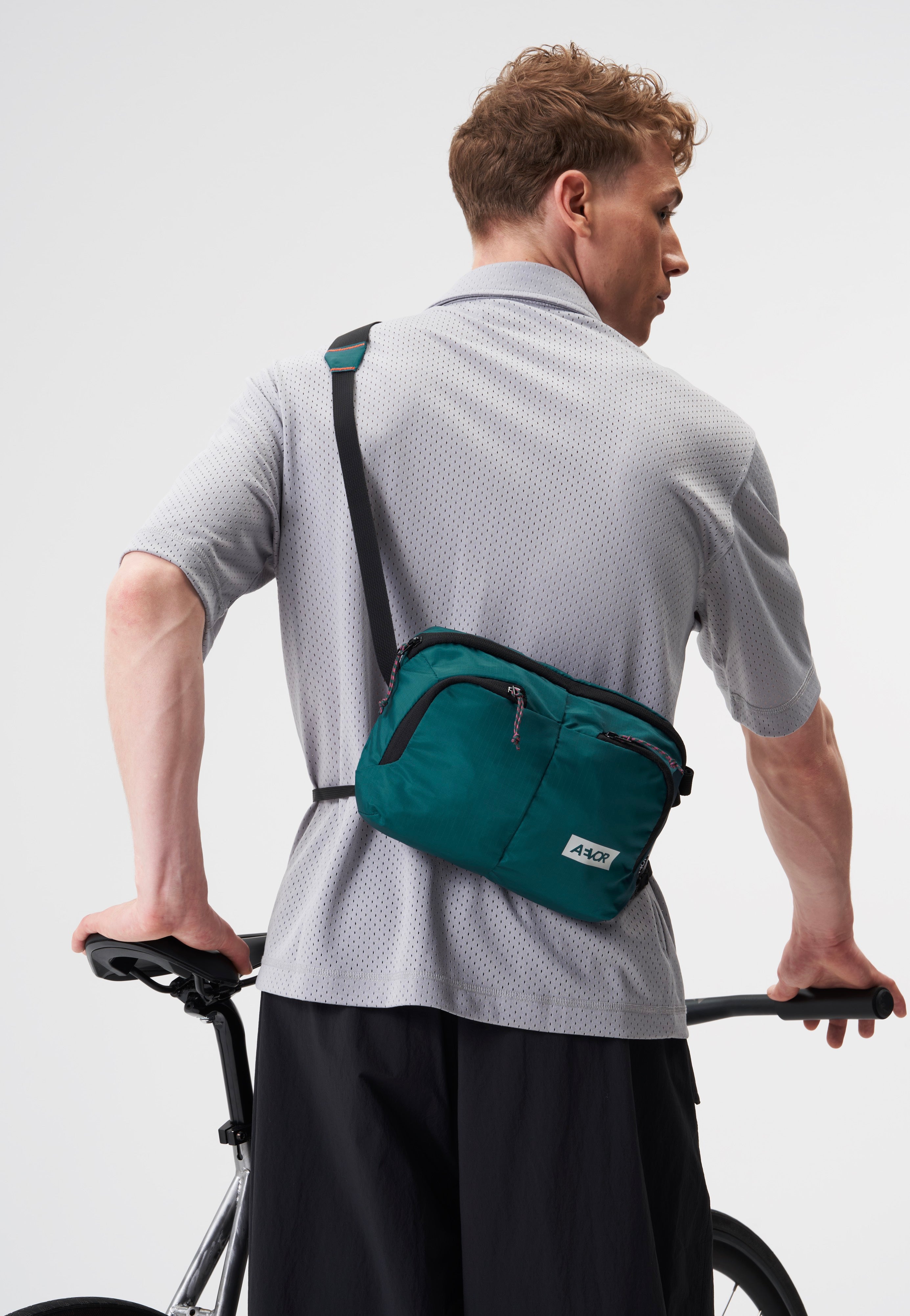 AEVOR Sacoche Bag Ripstop Evergreen Umhängetasche