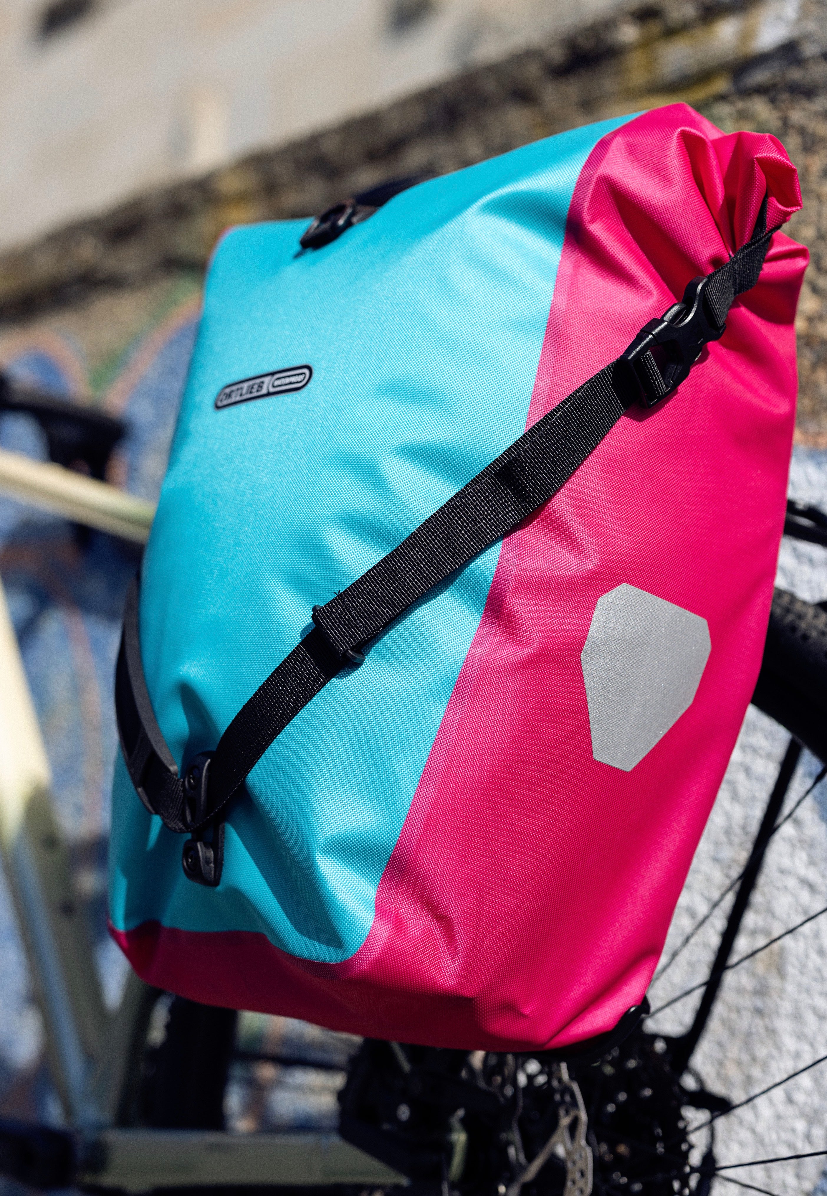 ORTLIEB Back-Roller Cyber QL2.1 Cyber Blue/Pink Fahrradtasche