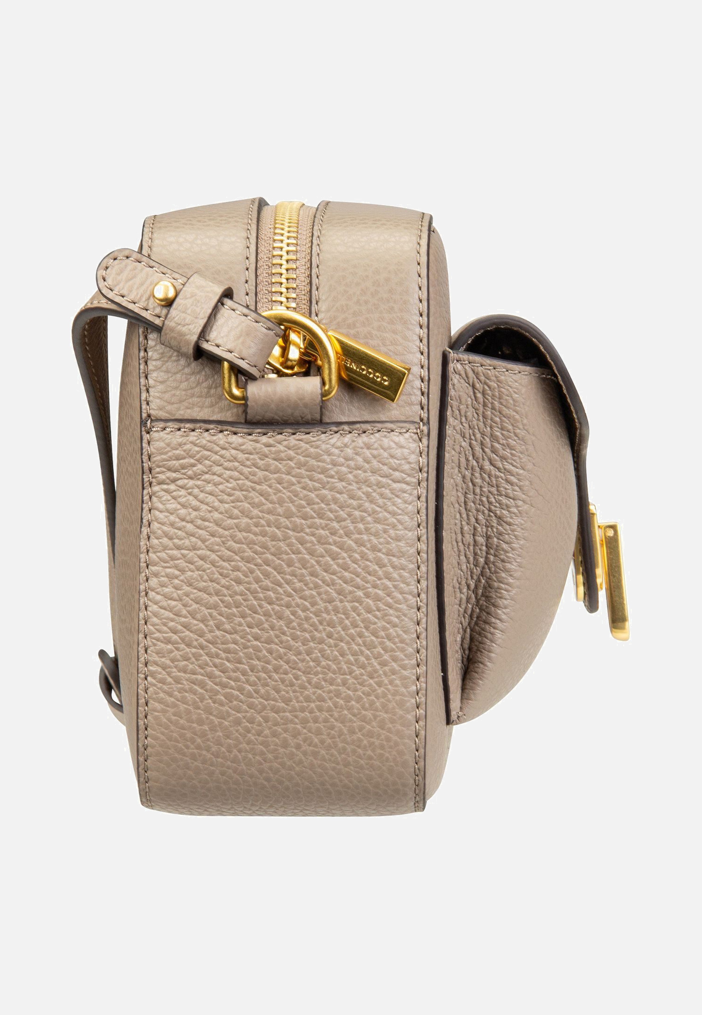 Coccinelle Coccinelle Beat Soft 1502 Warm Taupe Umhängetasche