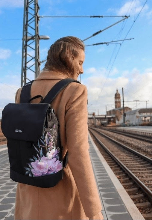 Ela Mo Daypack Beauty In Darkness Backpack