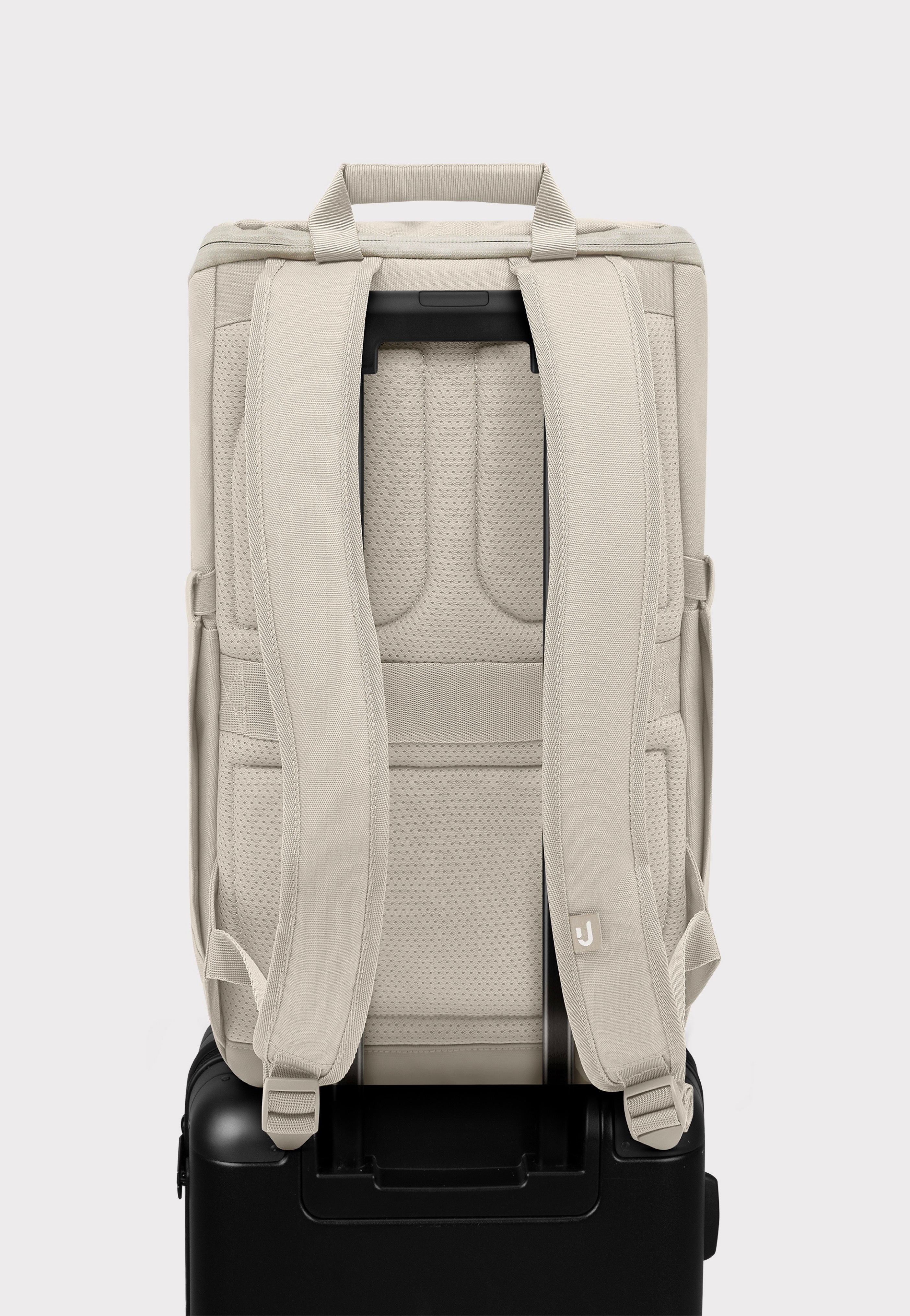 Johnny Urban Finn Medium Sand Backpack
