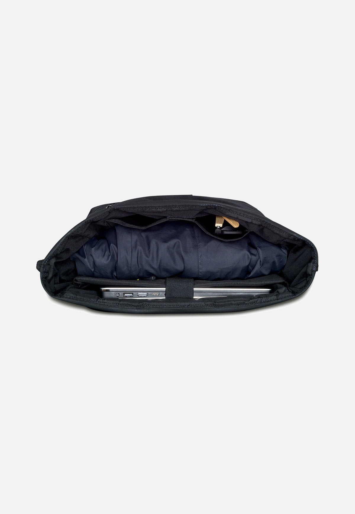 Johnny Urban Robin Large Schwarz Rolltop Rucksack
