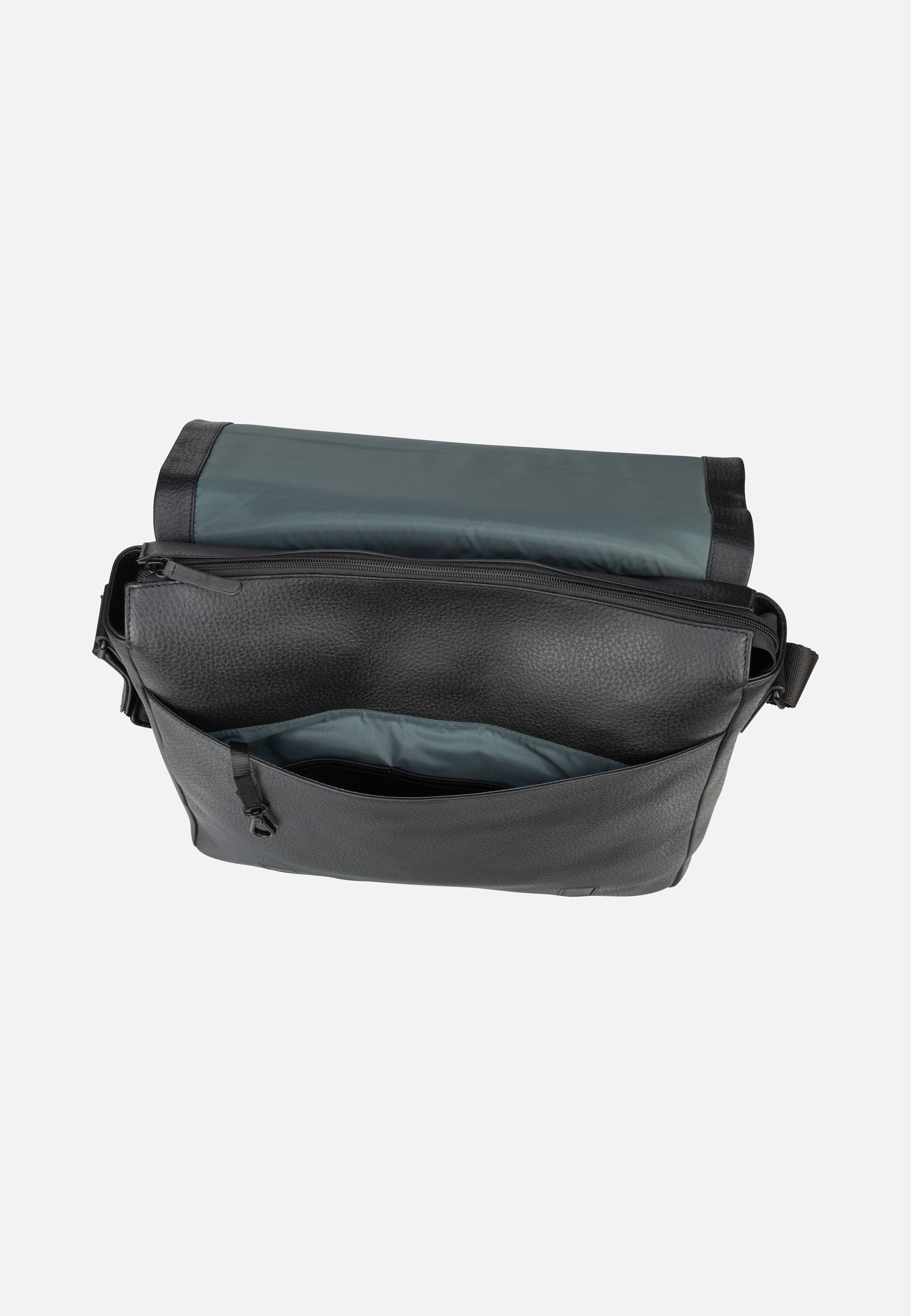 Jost Stockholm Flap L Black Messenger Bag