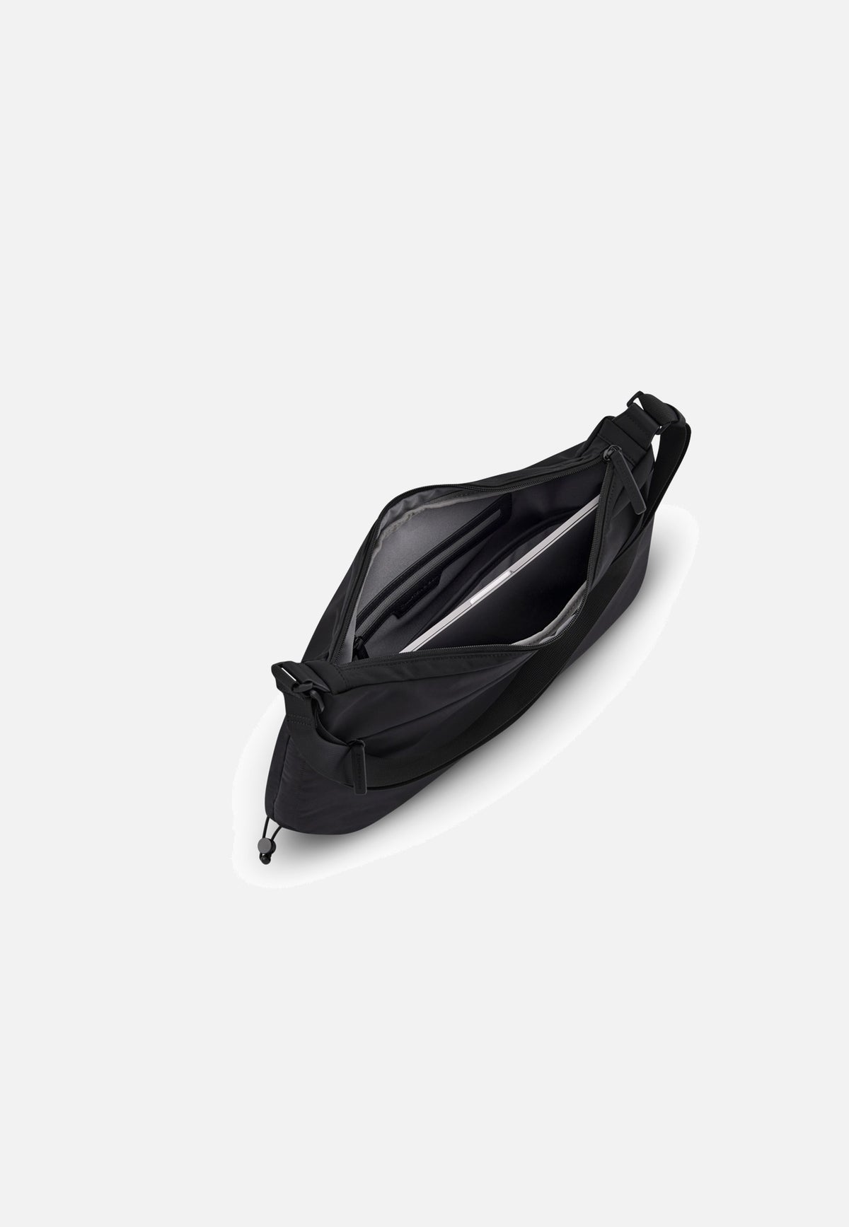 Kapten & Son Skara Large All Black Beuteltasche