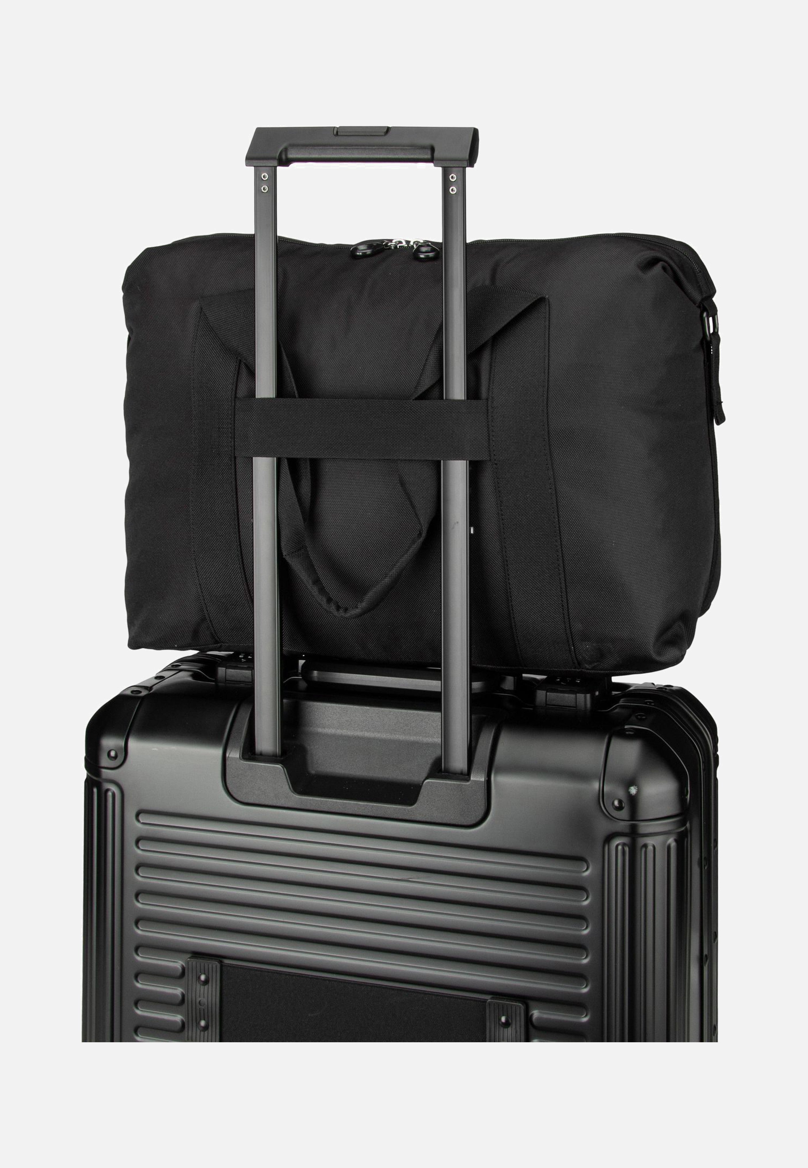 Mandarina Duck MD20 Duffle QMT11 Black Dufflebag
