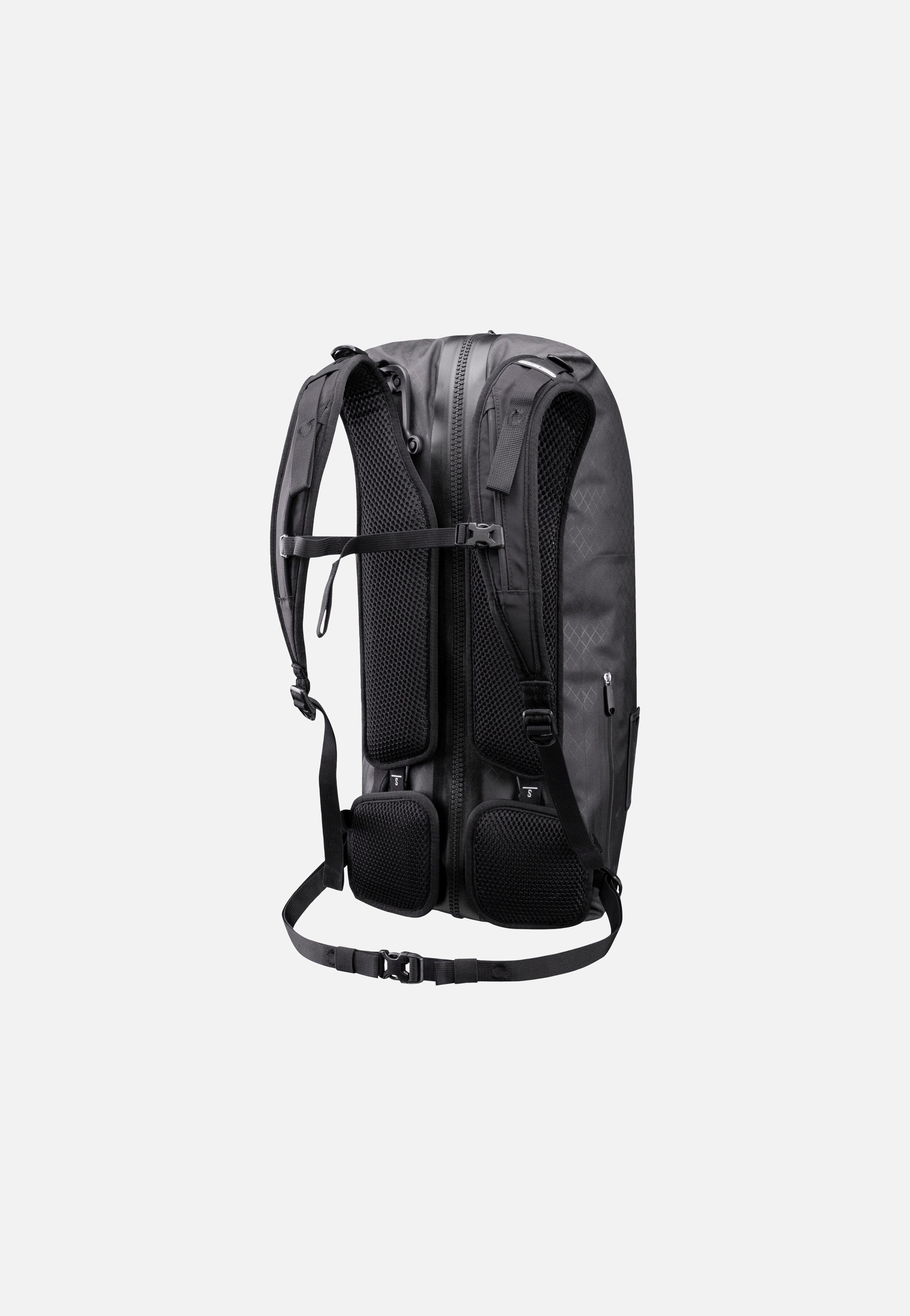 ORTLIEB Atrack Metrosphere 34 Black Embossed Travel Rucksack