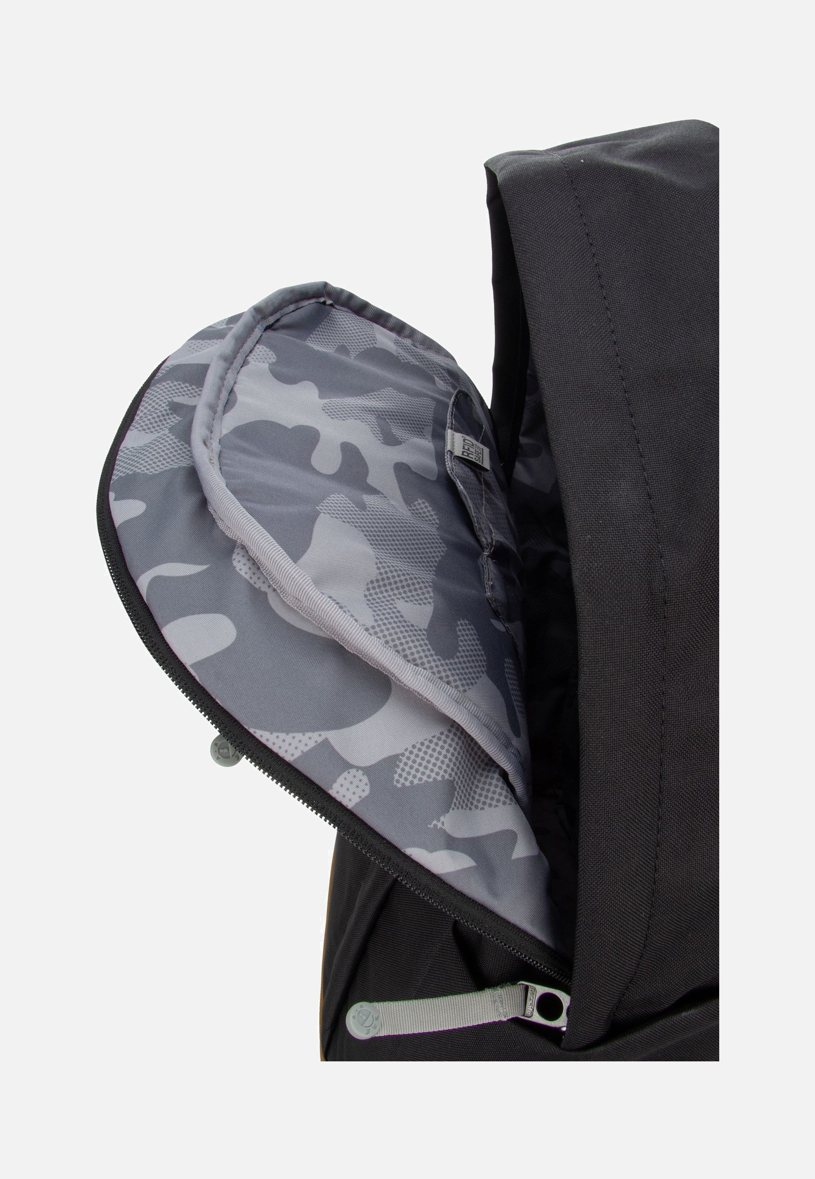 Pacsafe GO 25L Jet Black Rucksack