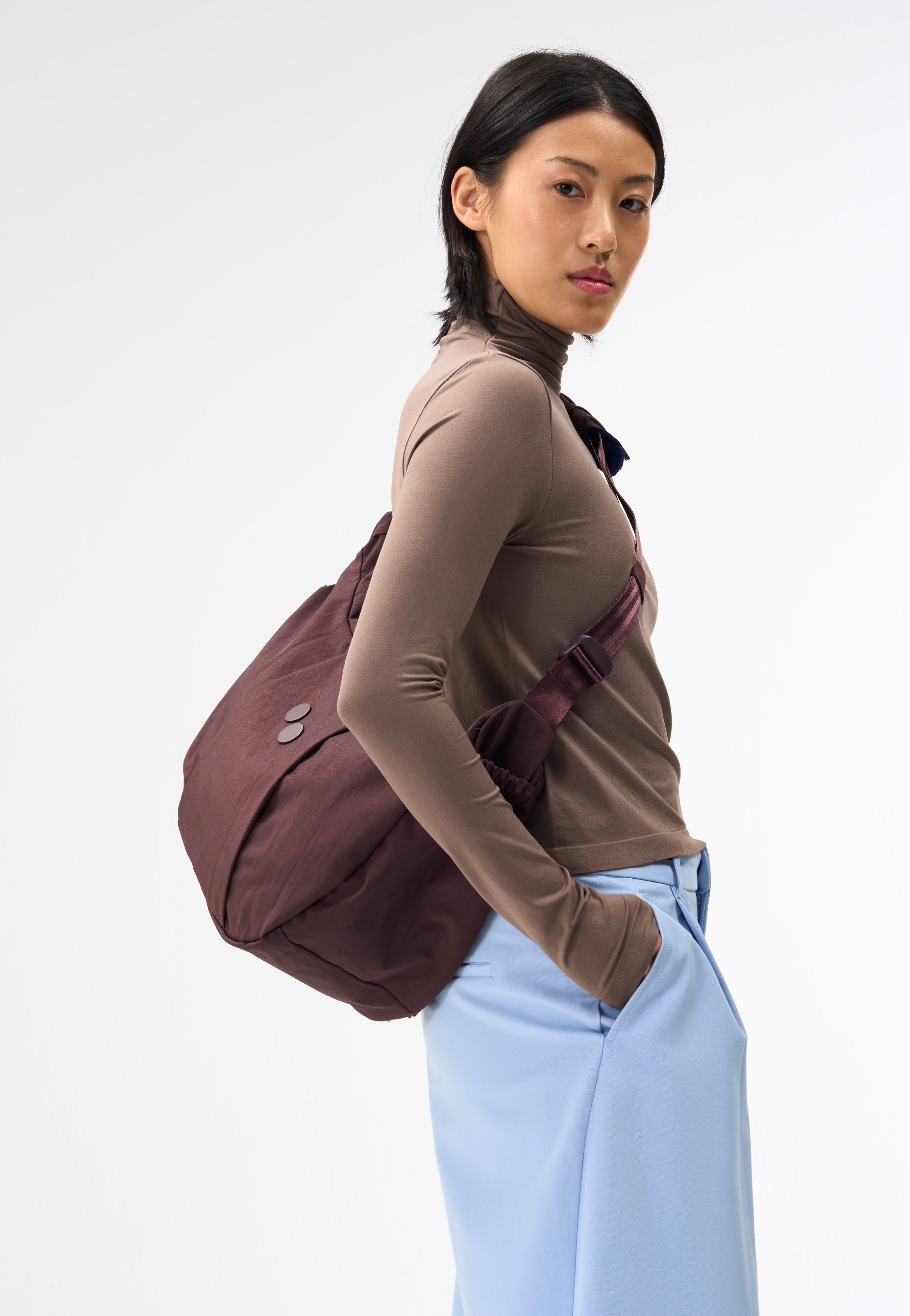 pinqponq Krumm Large Crinkle Mahagoni Hobo Bag