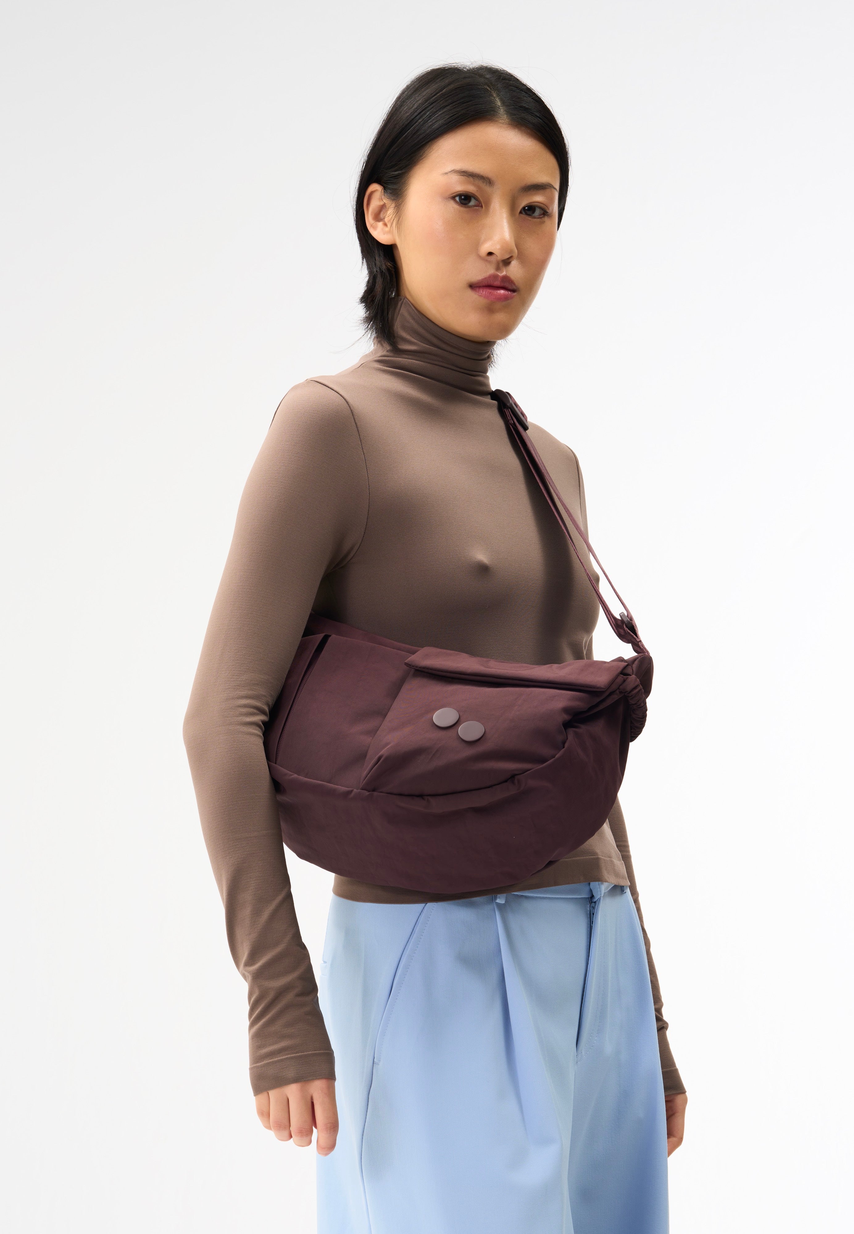 pinqponq Krumm Medium Crinkle Mahagoni Crossbody Bag