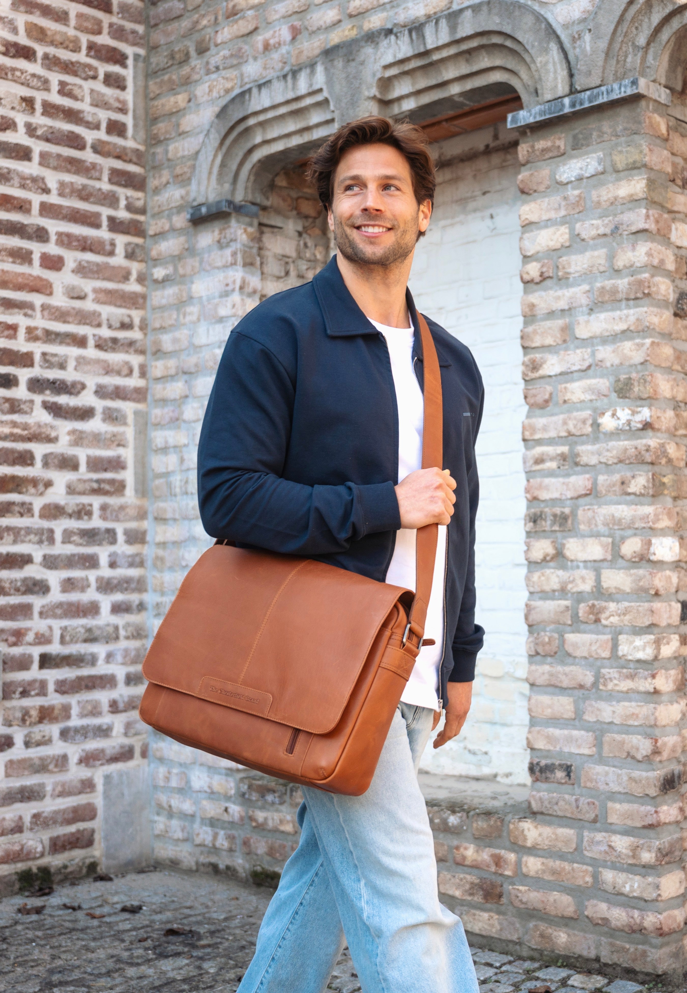 The Chesterfield Brand Richard 0552 Cognac Messenger Bag
