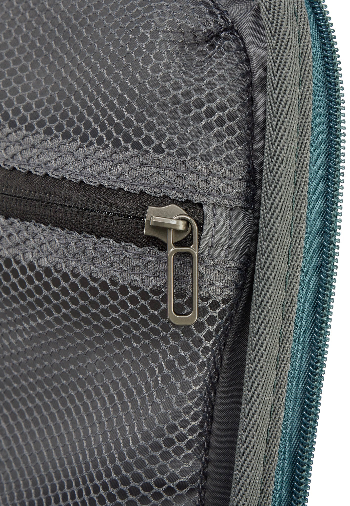 Stratic Novium ML Trolley M Petrol Suitcase