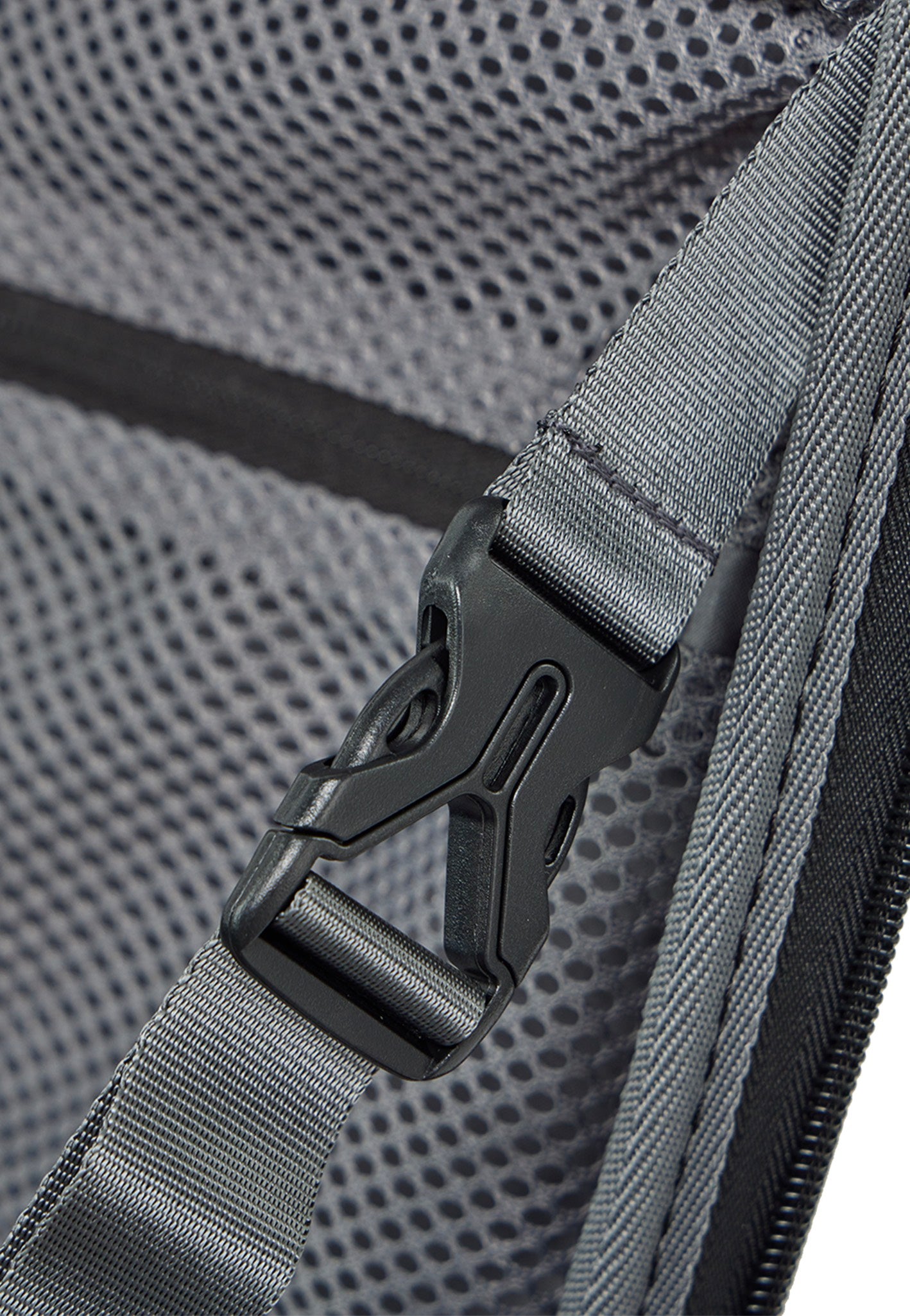 Stratic Phoenix ML Trolley L Black Suitcase