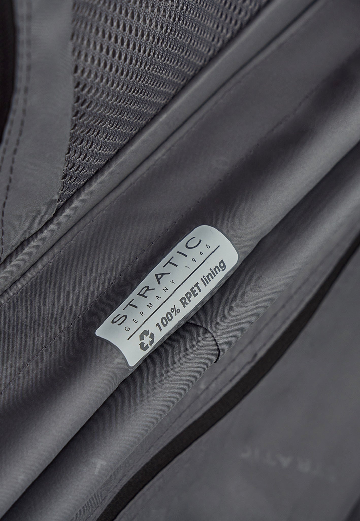 Stratic Phoenix ML Trolley L Black Suitcase