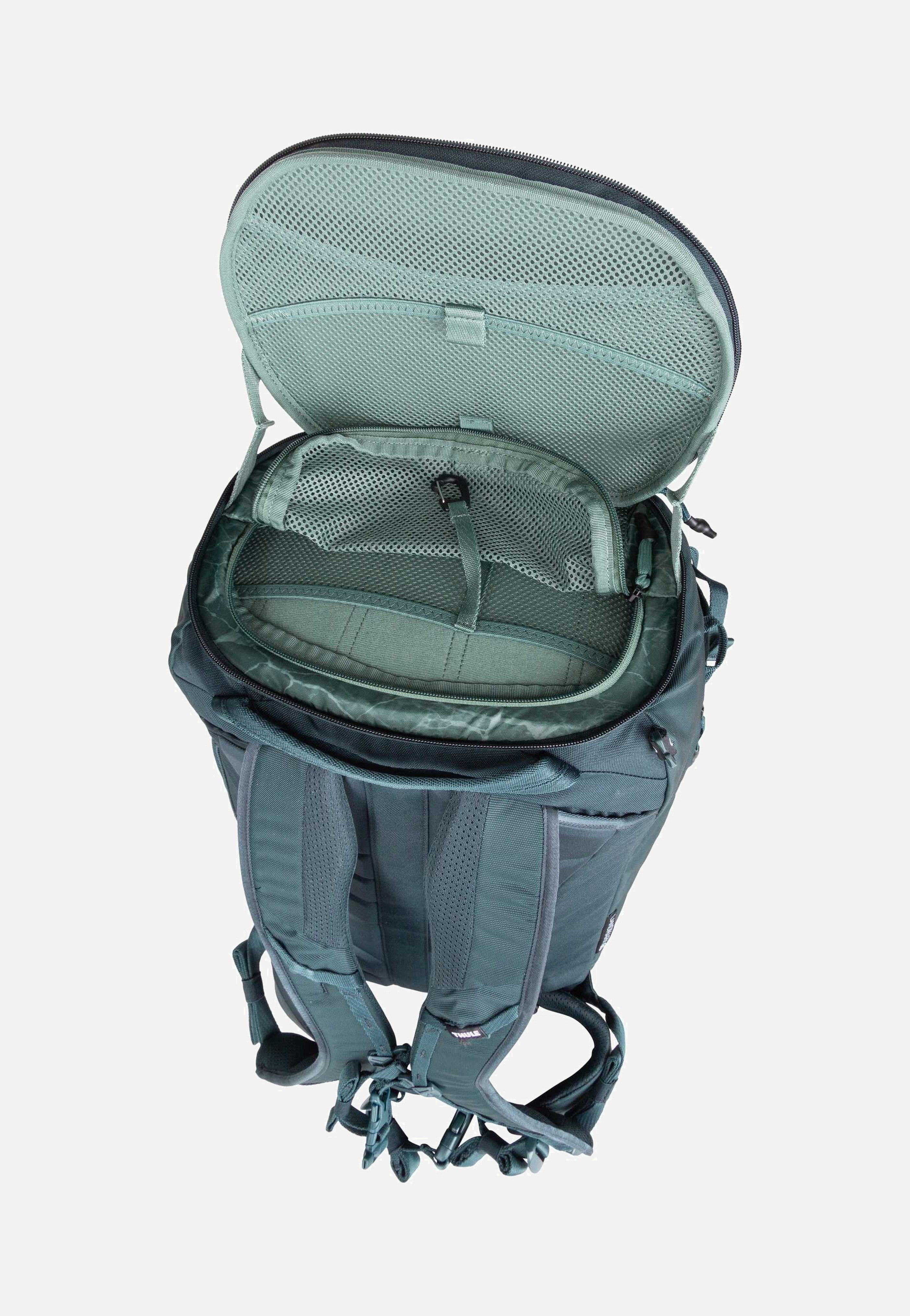 Thule Landmark Travel 60L Darkest Blue Travel Rucksack