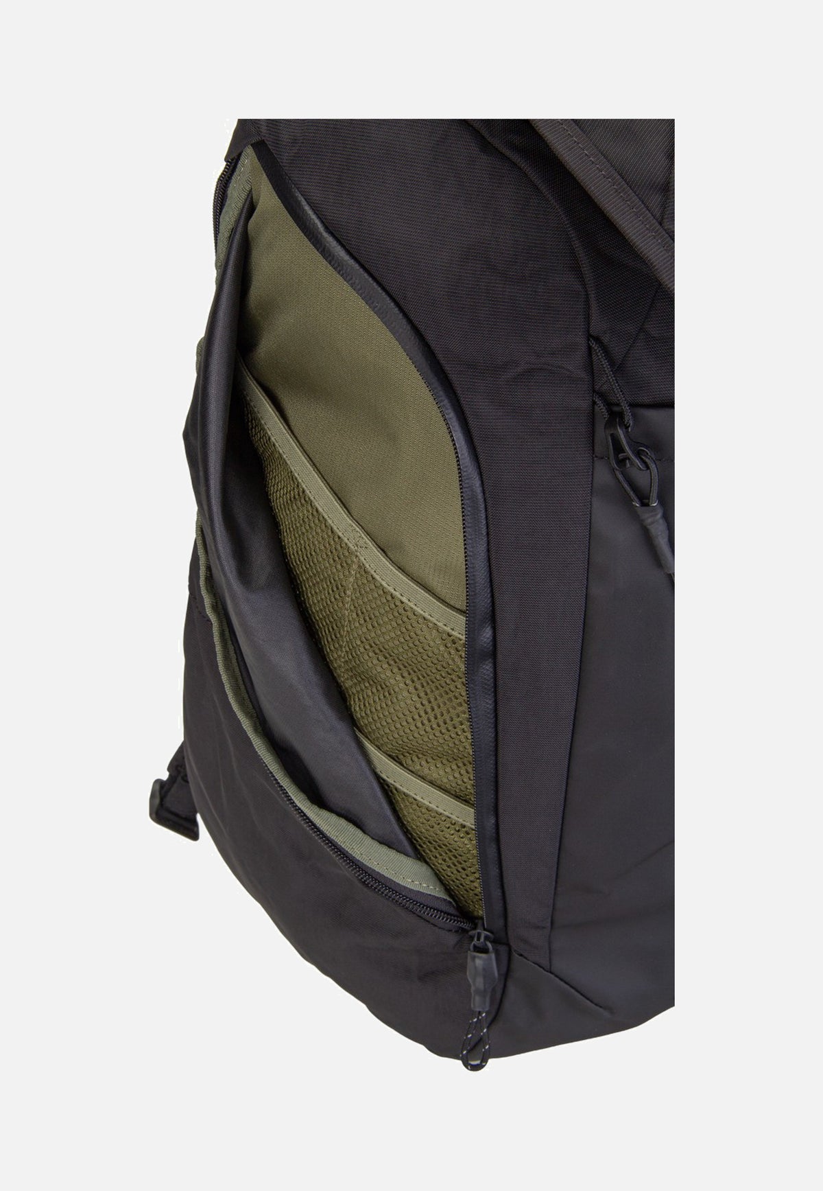Thule Paramount Commuter 28L Black Cycling Backpack