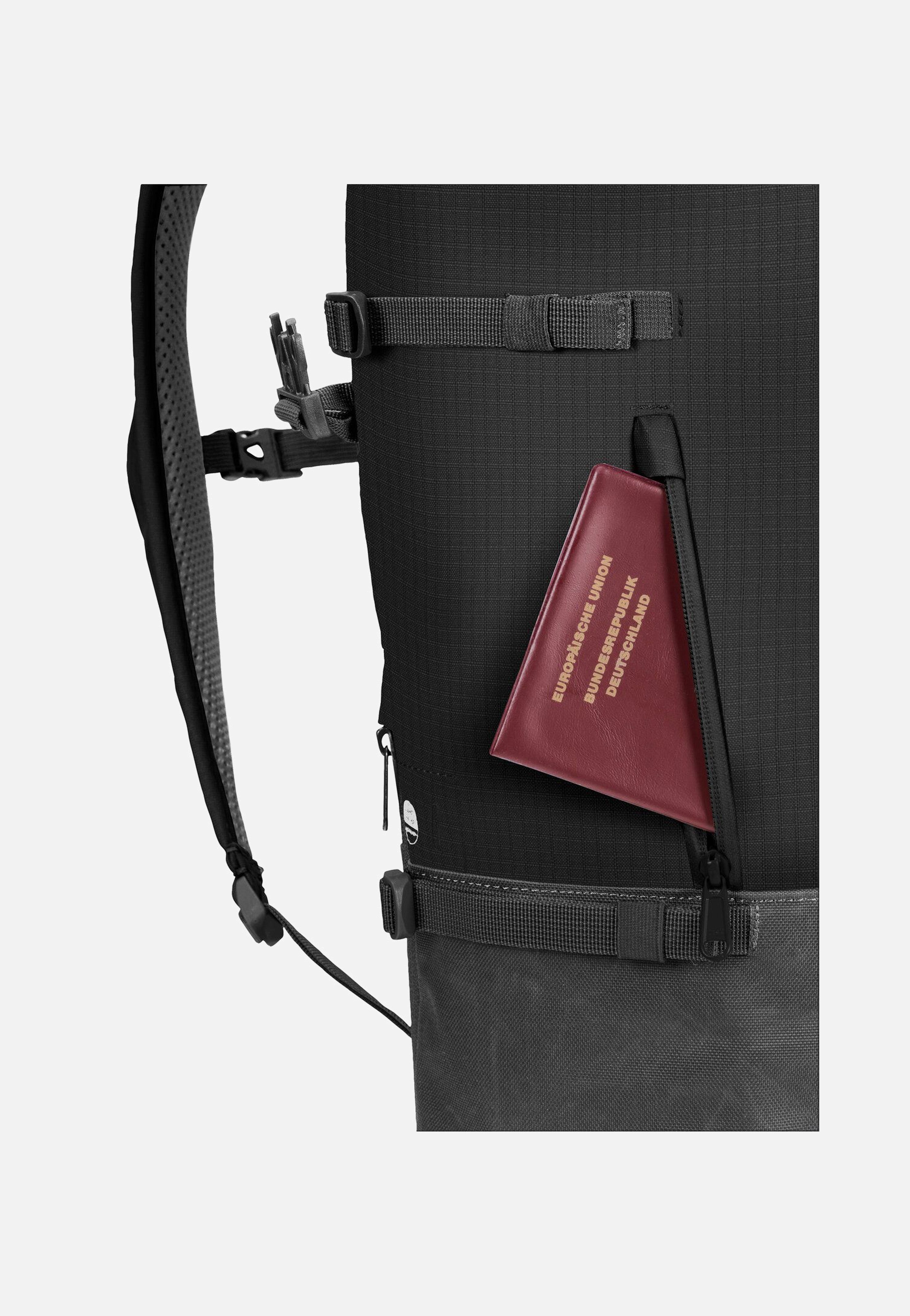 Vaude CityGo 23 II Black Rolltop Rucksack